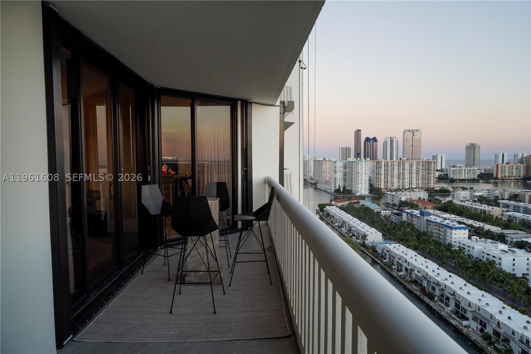 Aventura photo 2