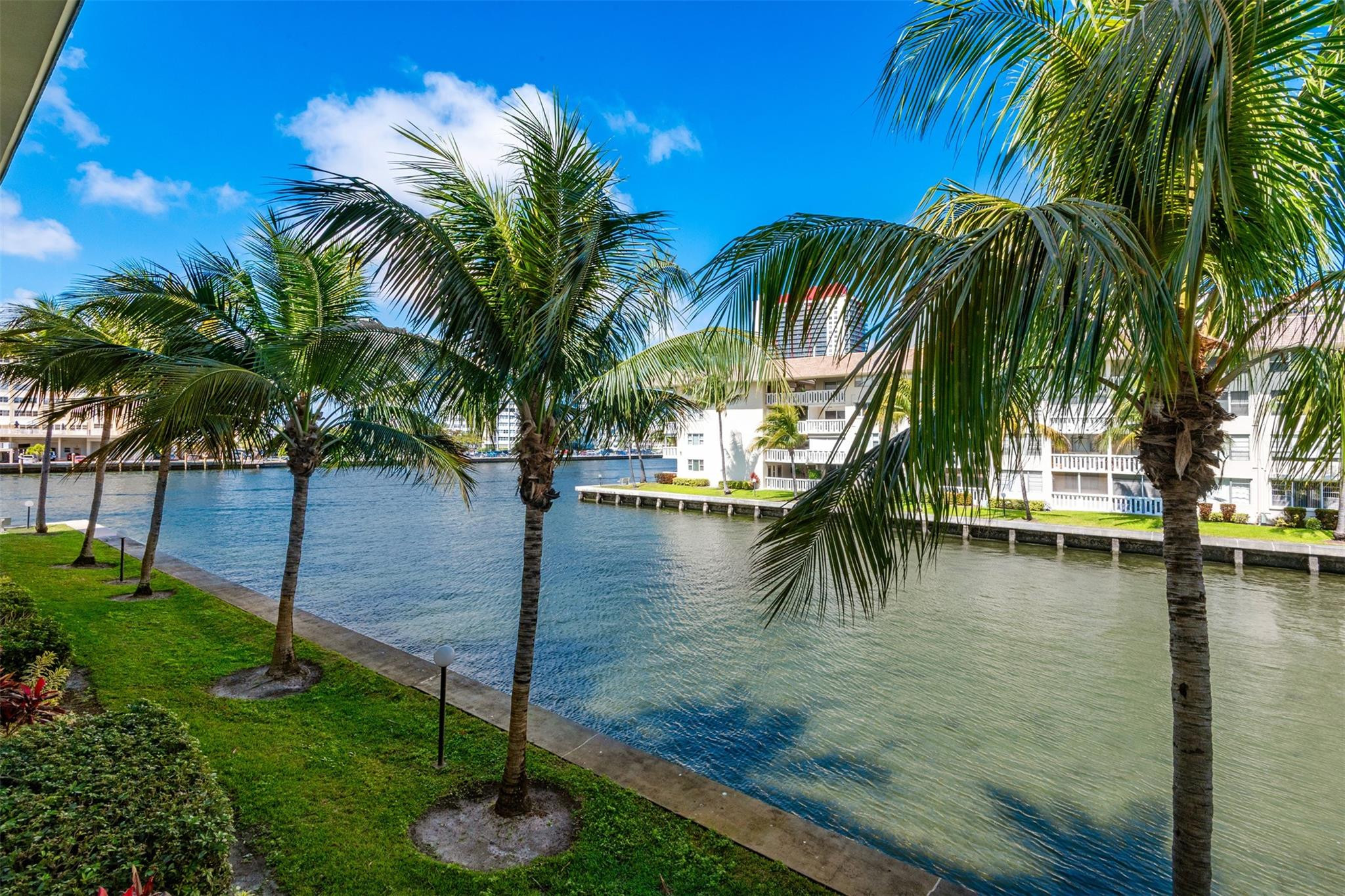 Hallandale Beach photo 1