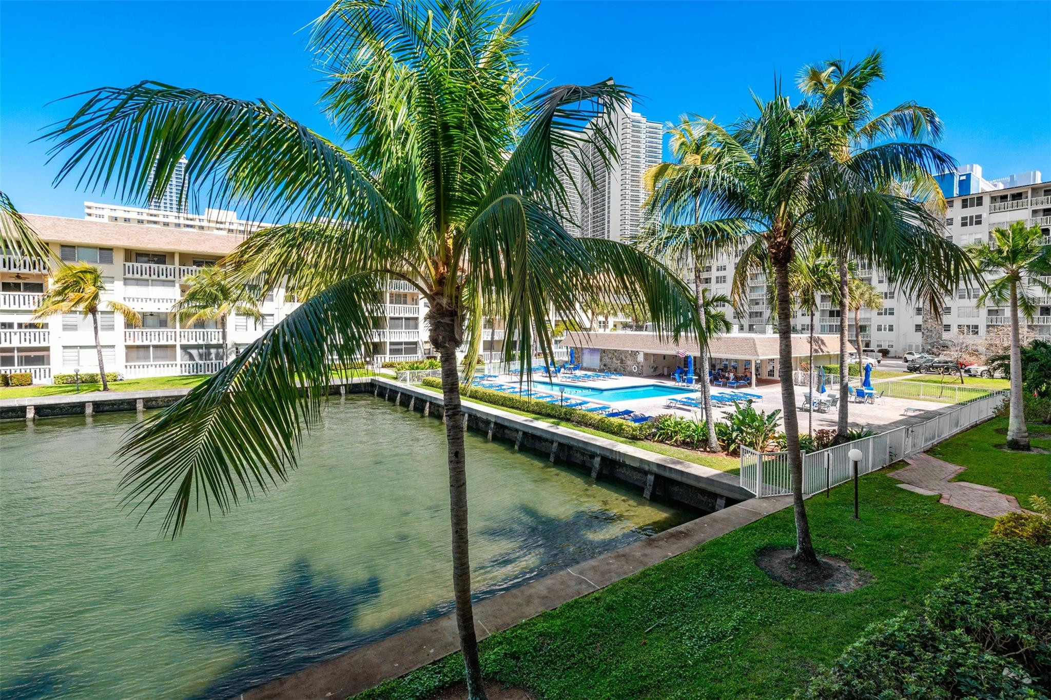 Hallandale Beach photo 3