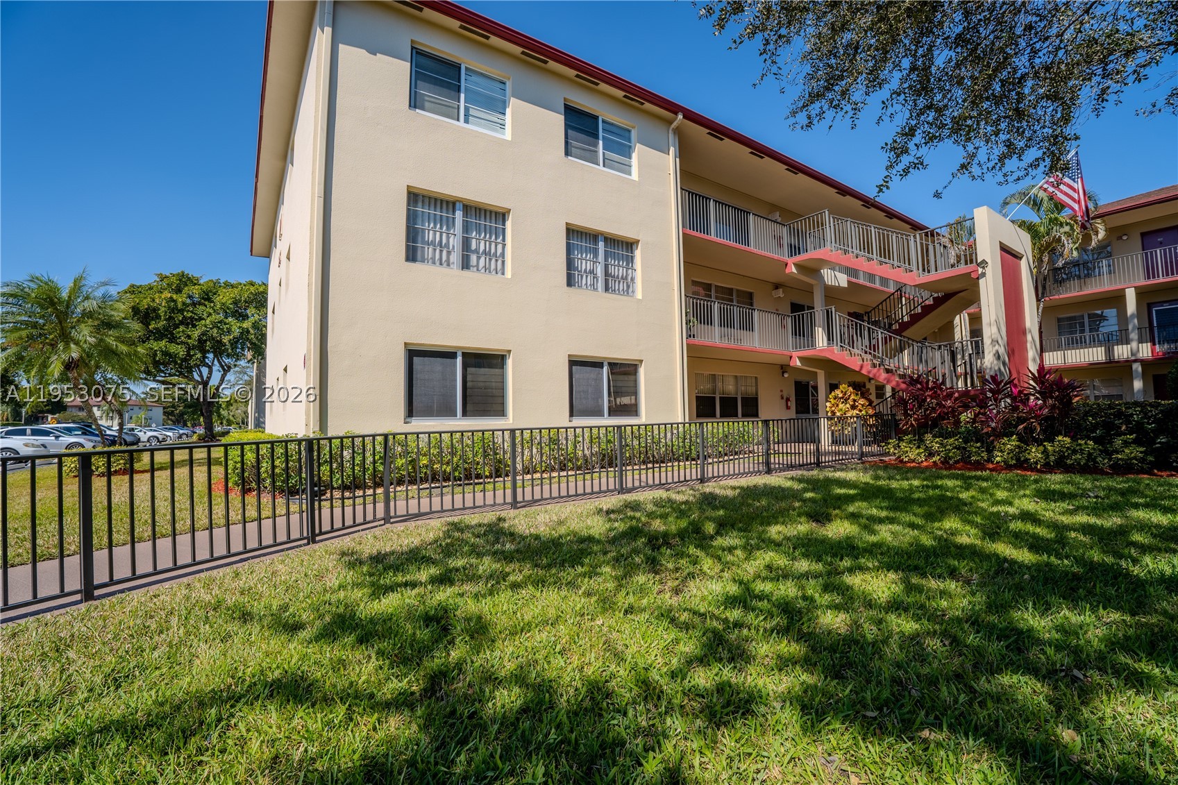 Pembroke Pines photo 1