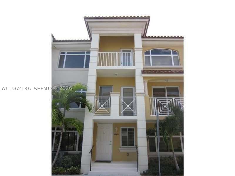 Aventura photo 2