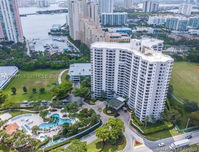 Aventura photo 1