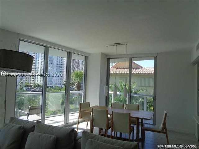 Hallandale Beach photo 2