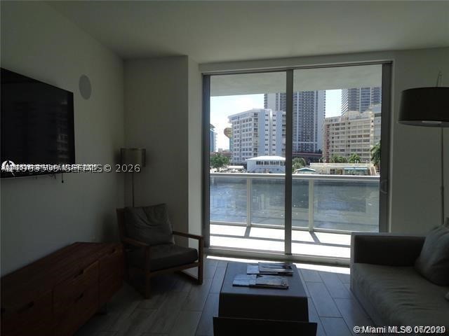 Hallandale Beach photo 4