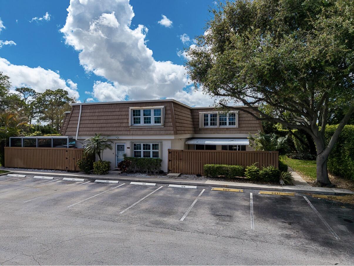 Palm Beach Gardens photo 3