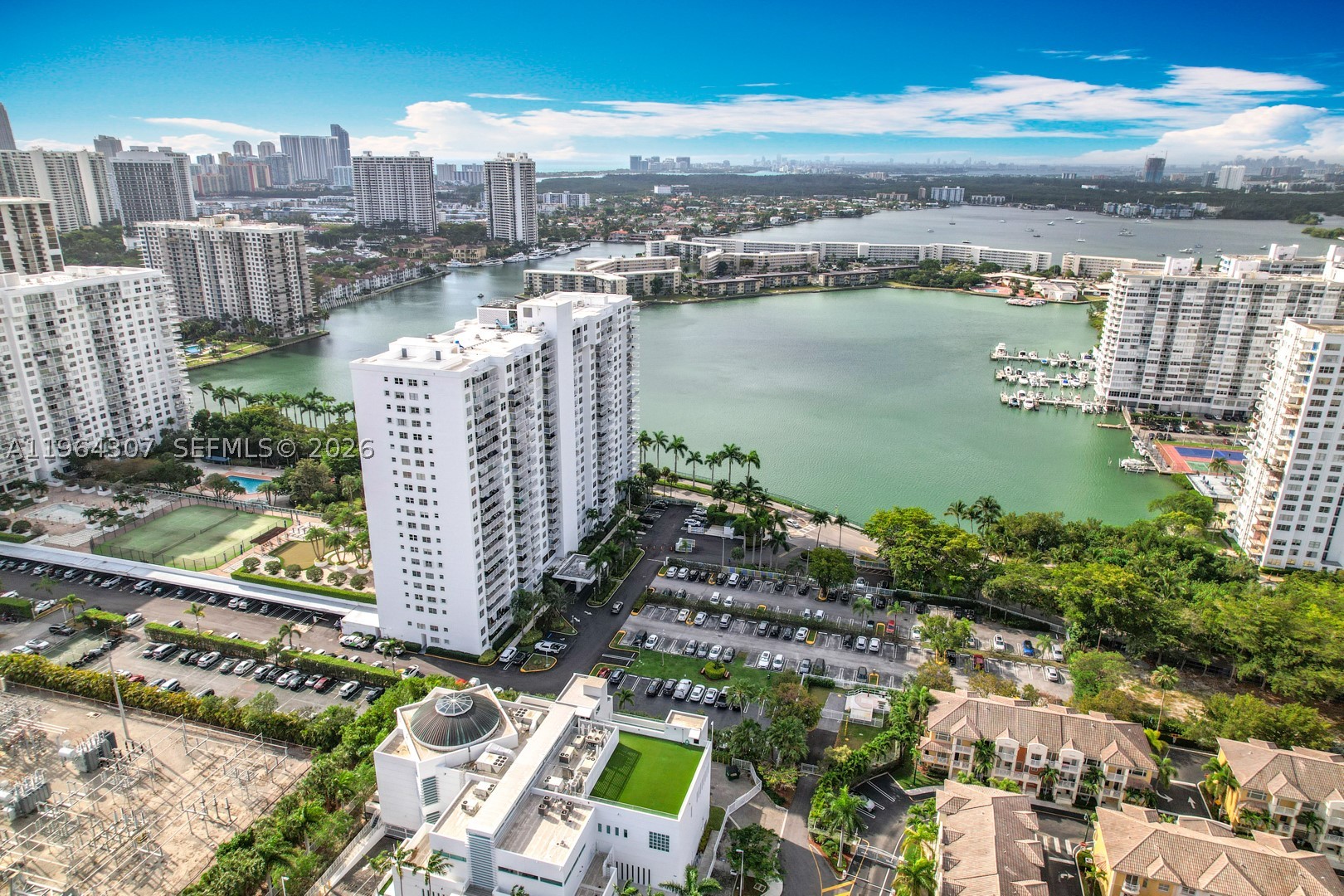 Aventura photo 1