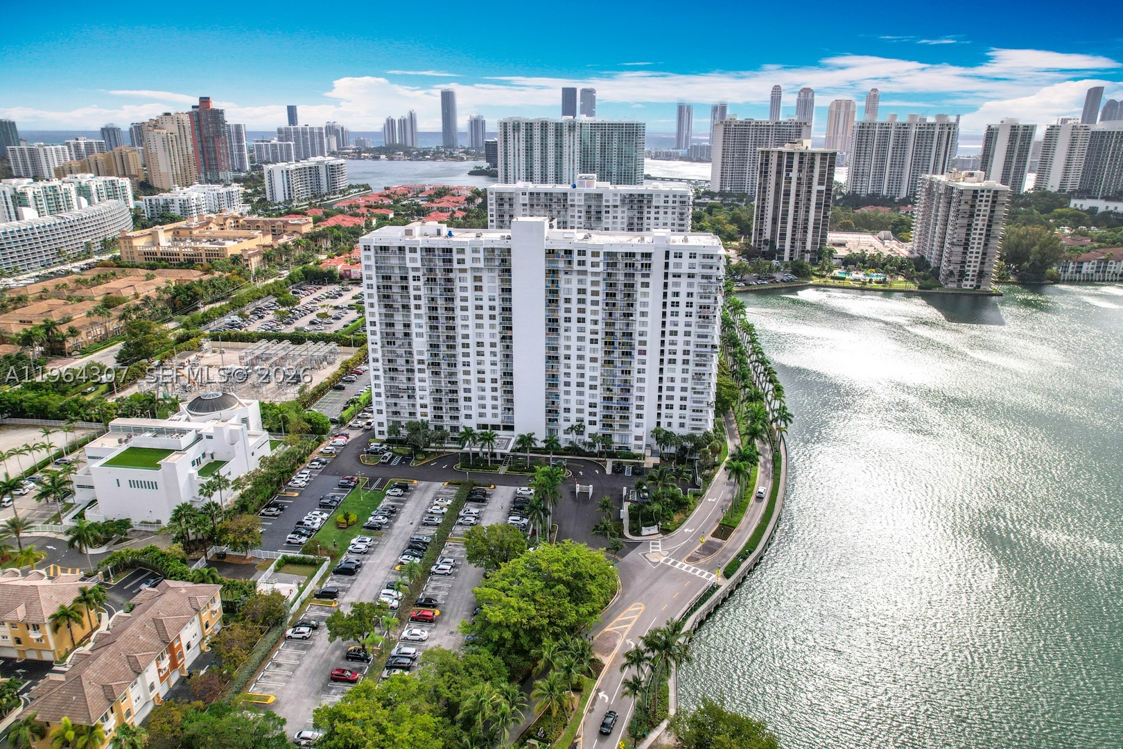 Aventura photo 3
