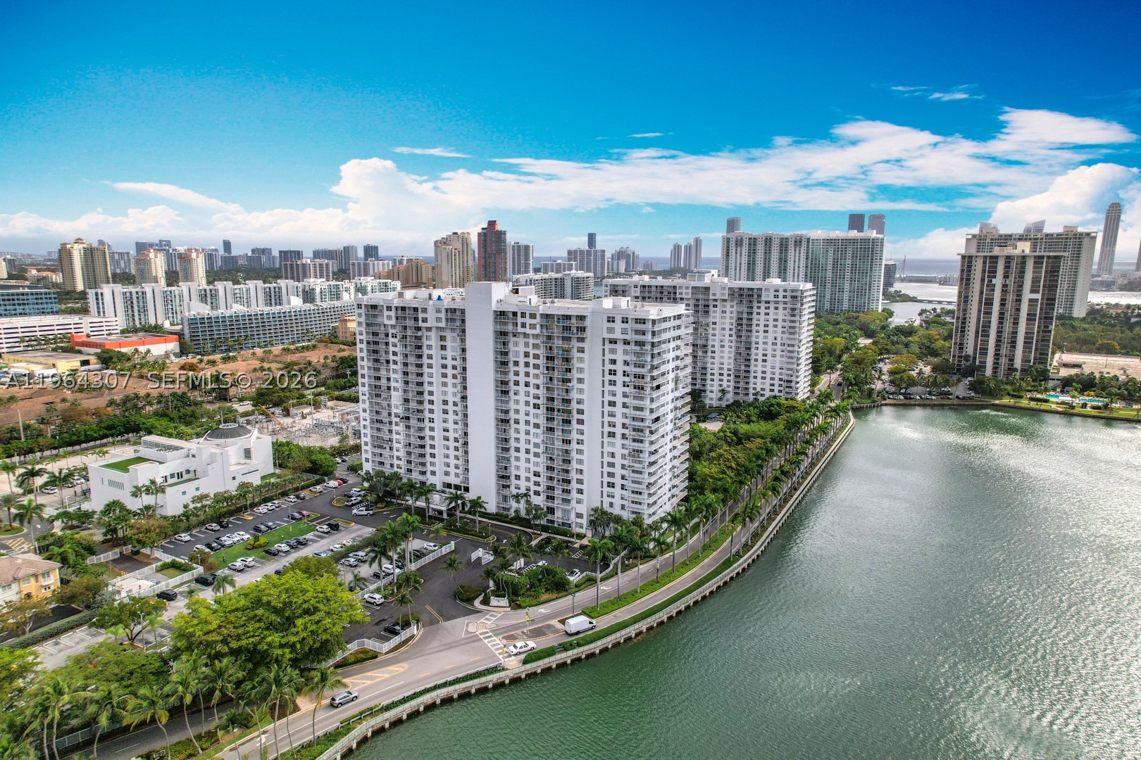 Aventura photo 4