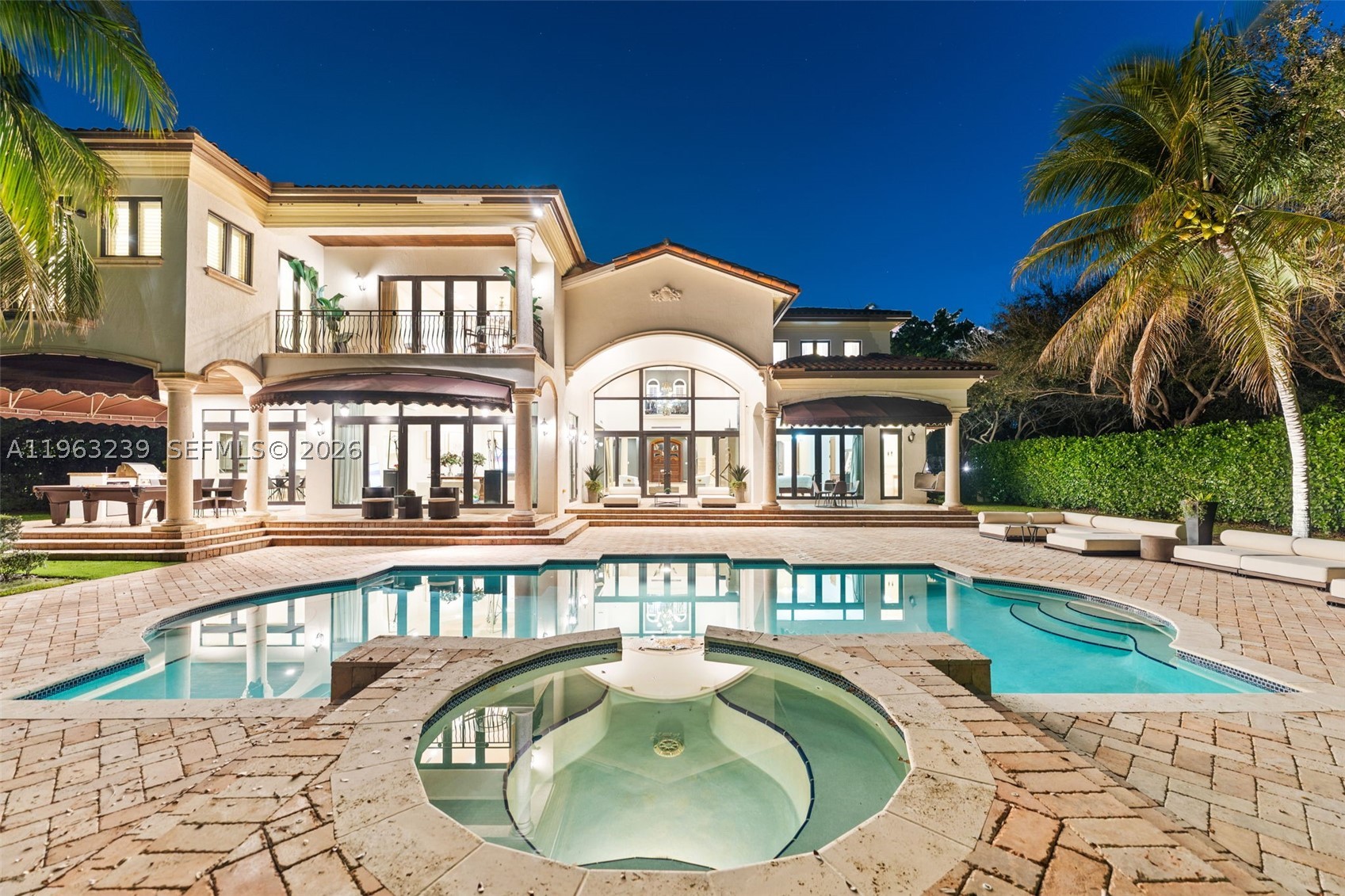 Pinecrest photo 1