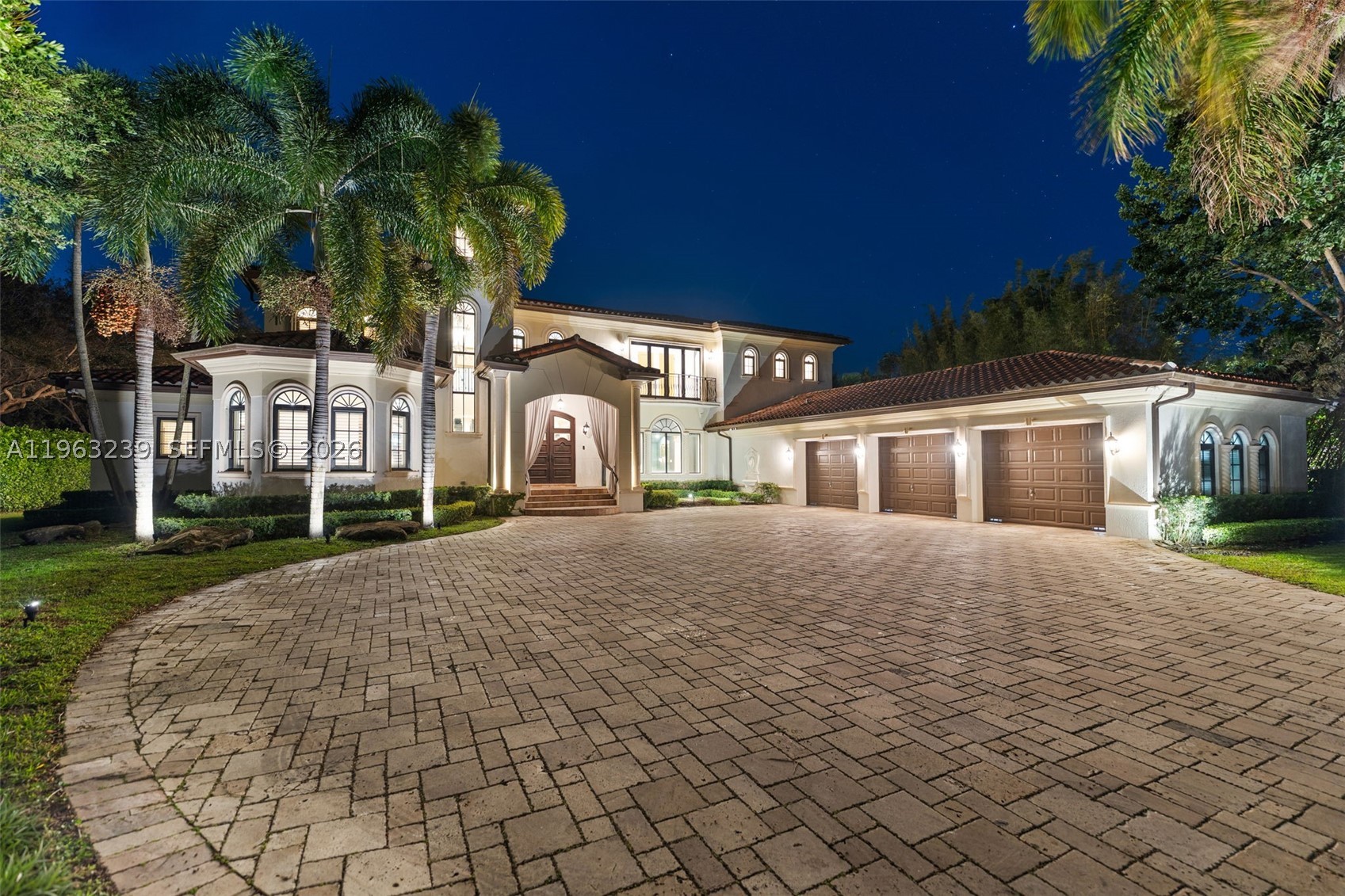 Pinecrest photo 2