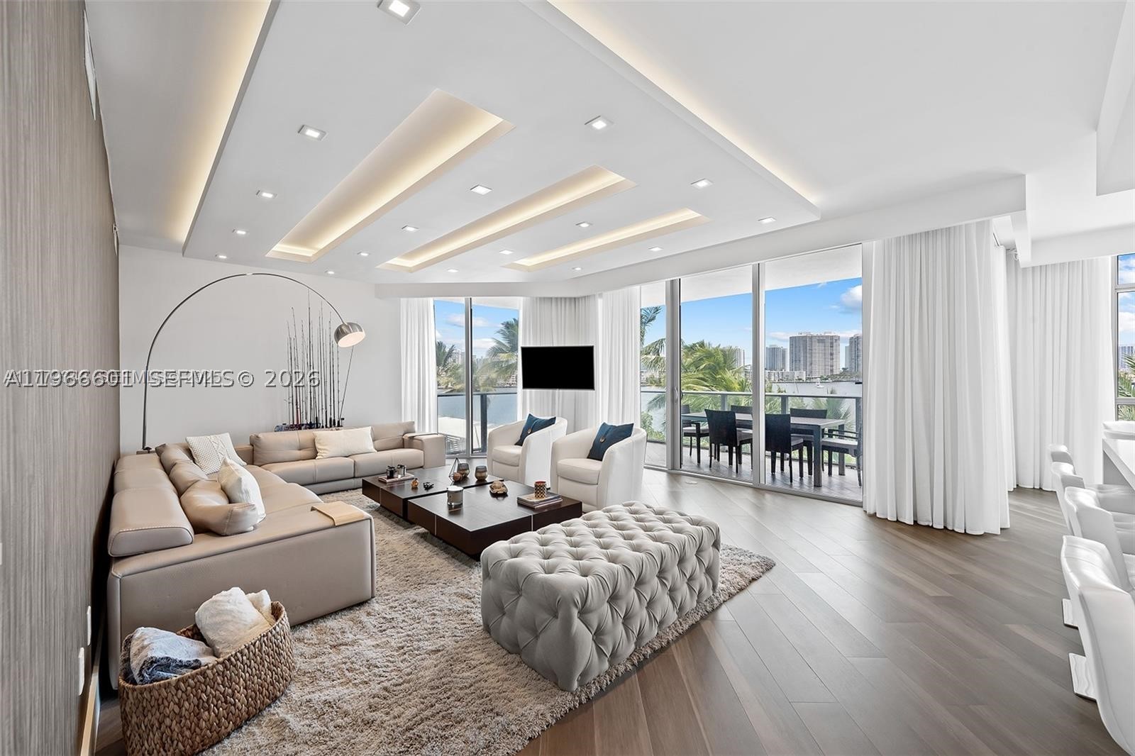 North Miami Beach photo 2