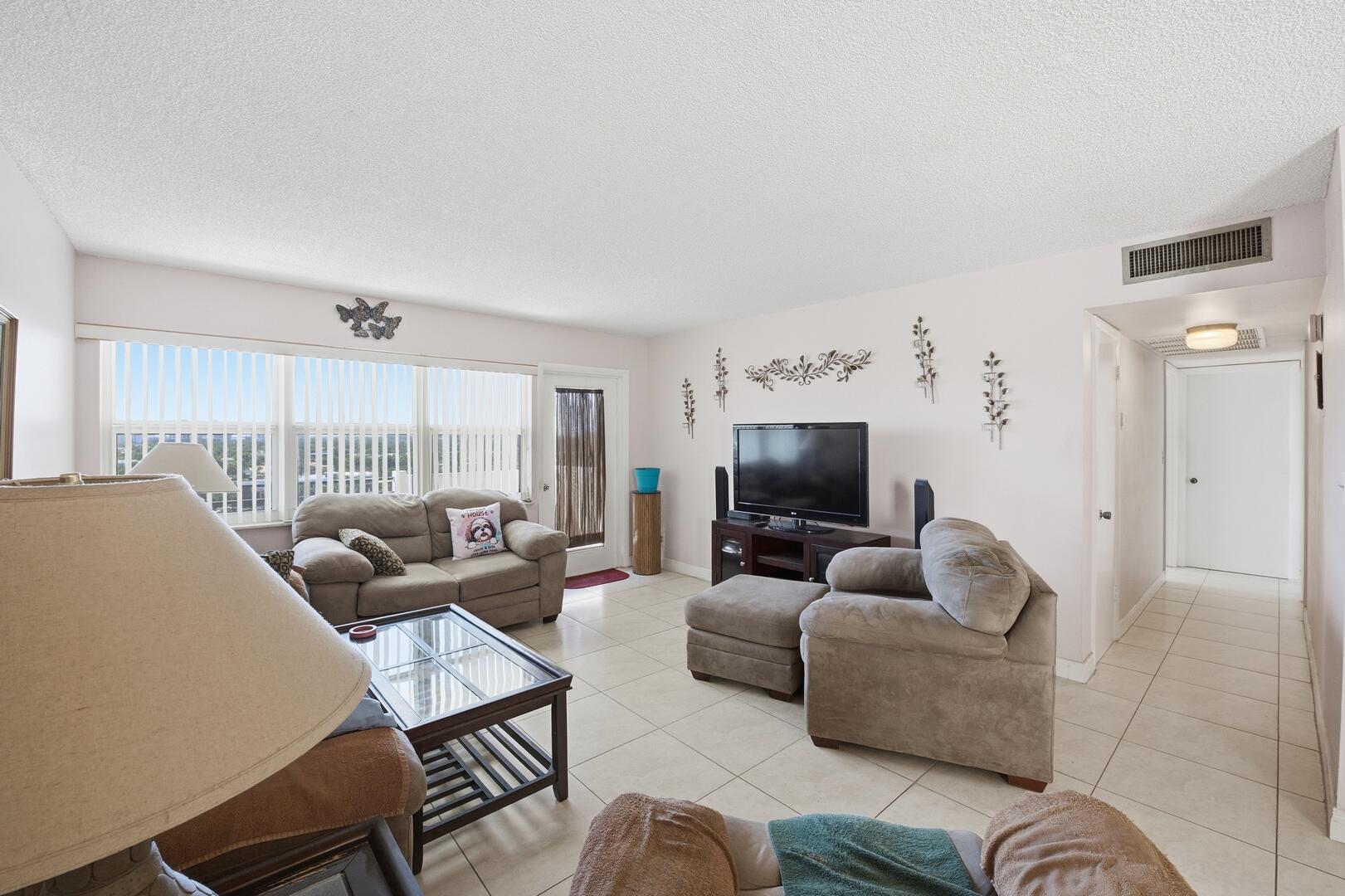 Hallandale Beach photo 5