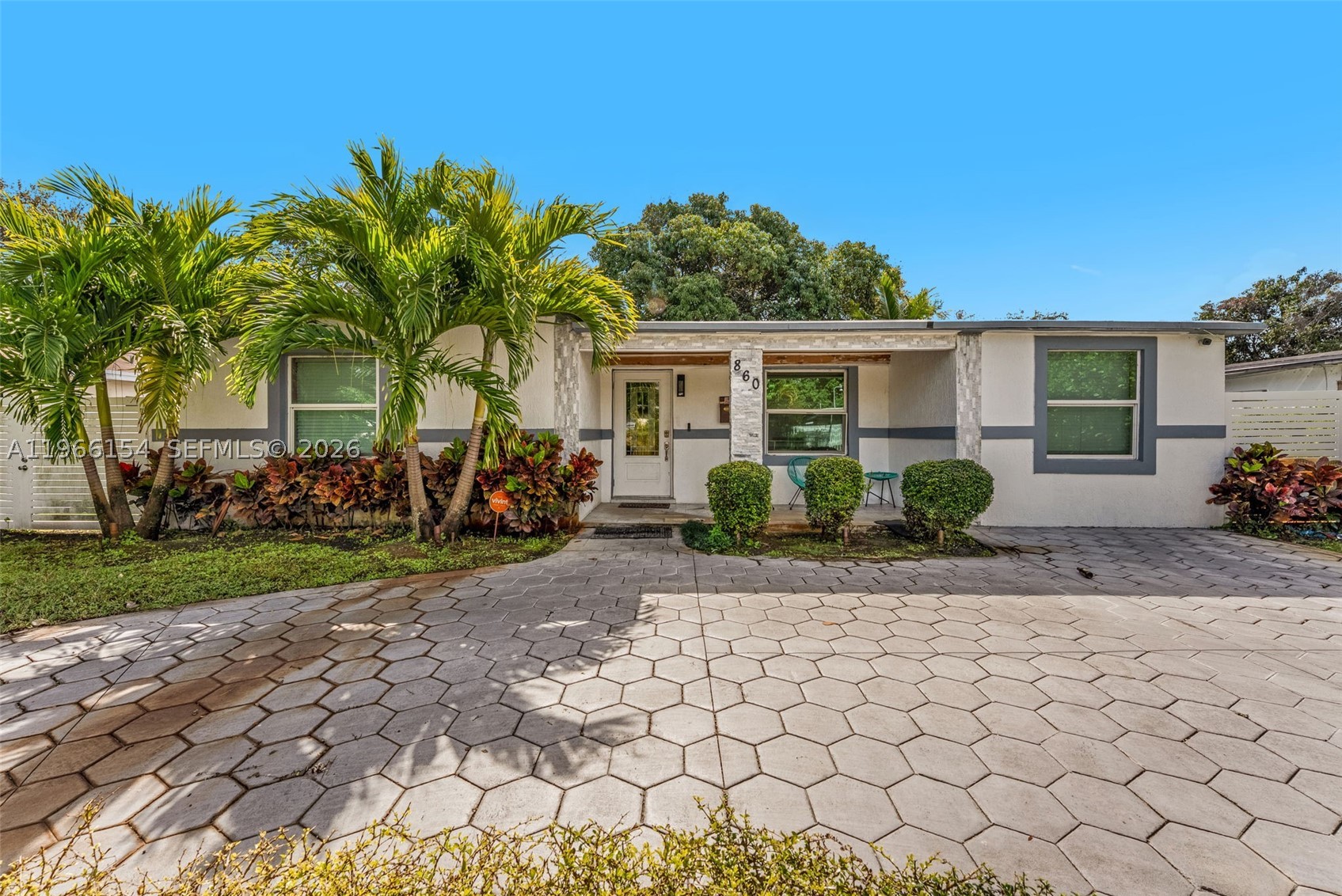 North Miami photo 1