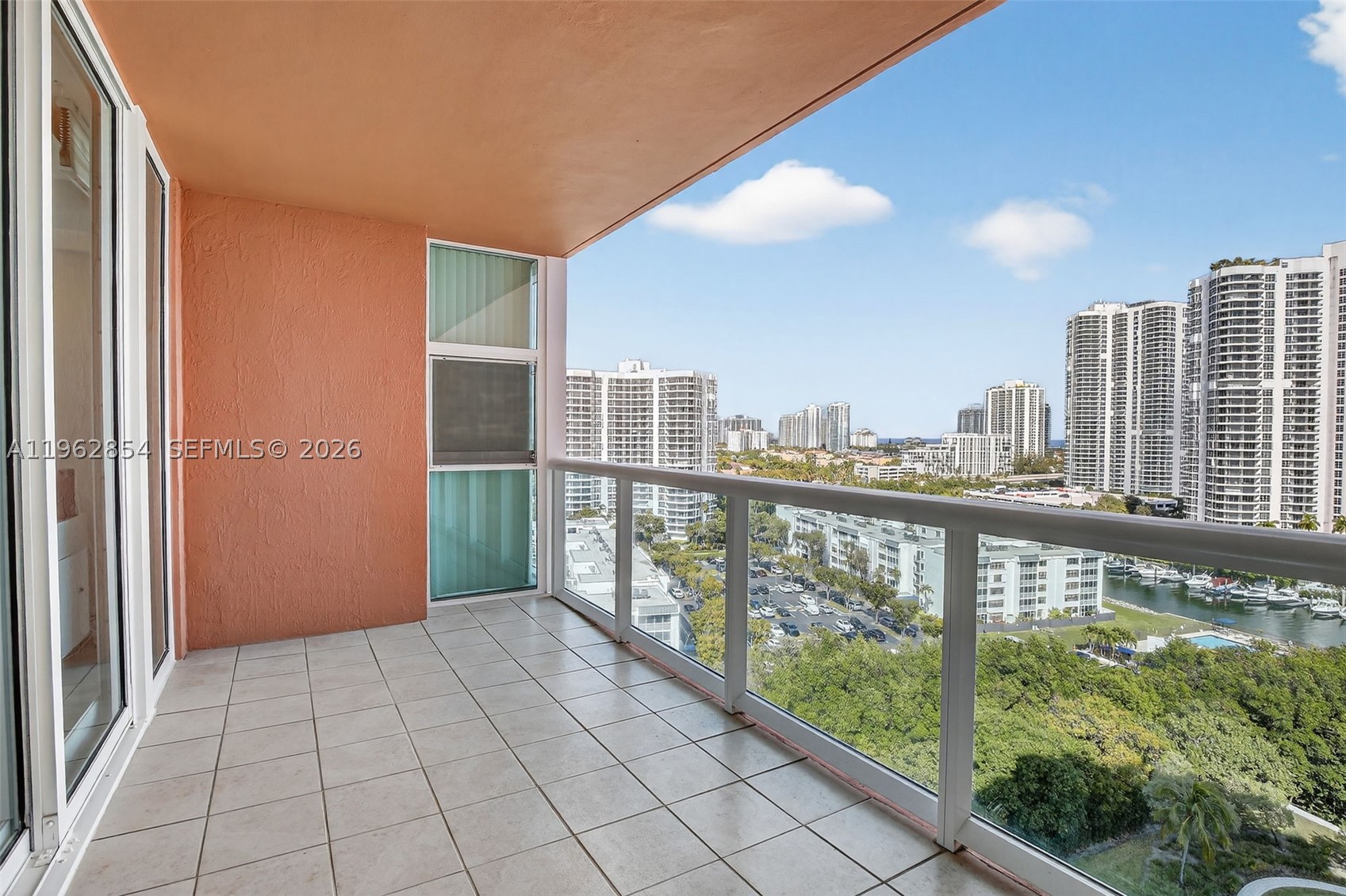 Aventura photo 3