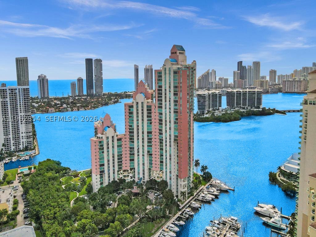 Aventura photo 5
