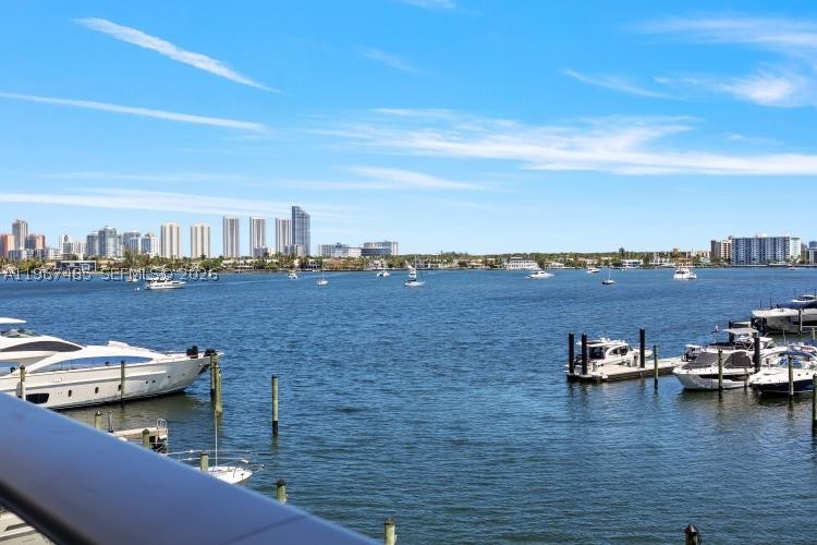 North Miami Beach photo 2