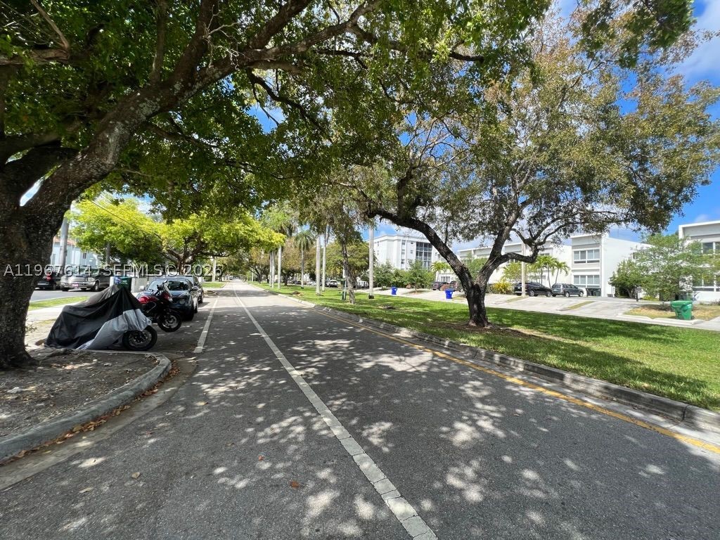 North Miami photo 3