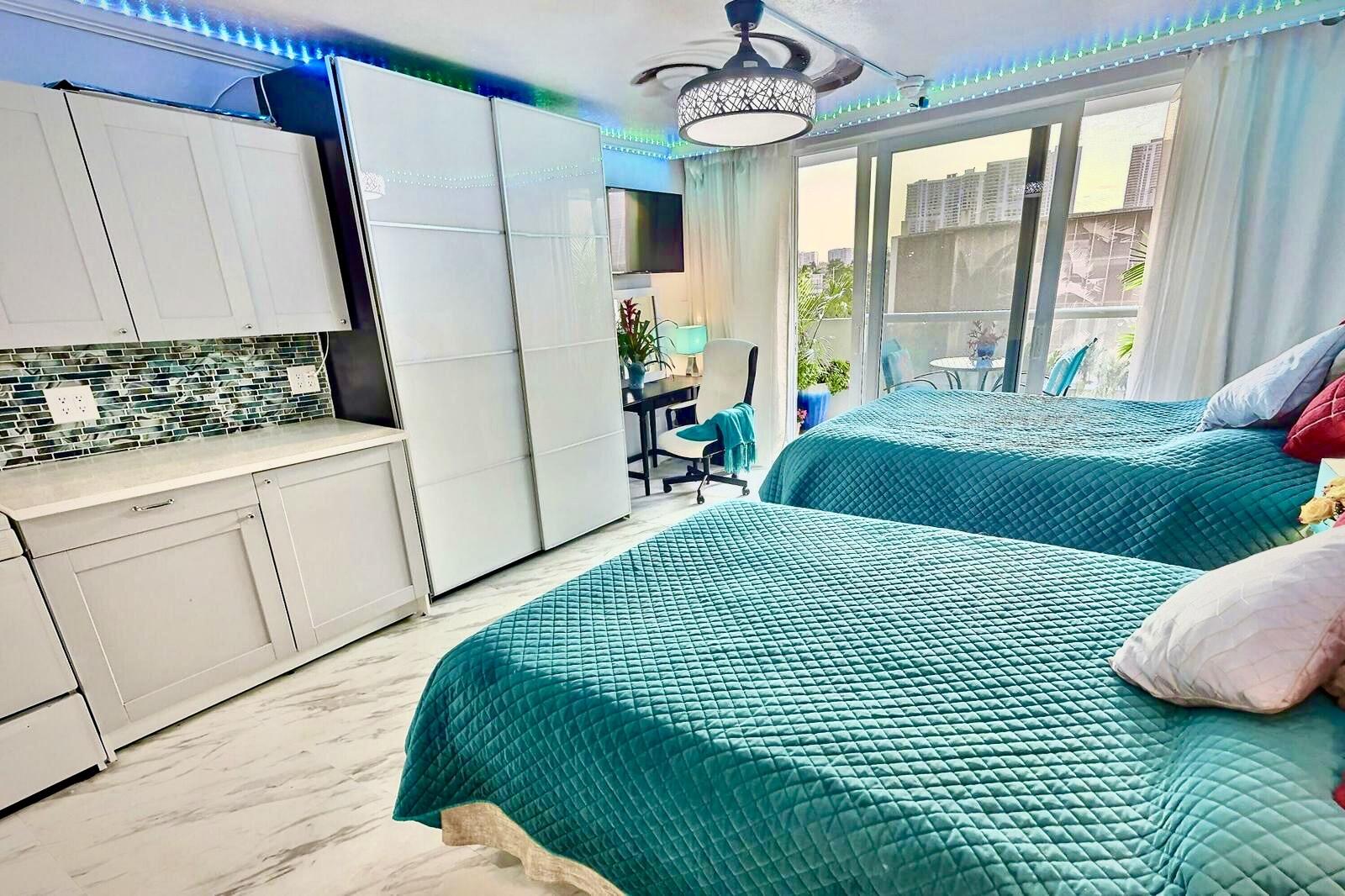Sunny Isles Beach photo 1