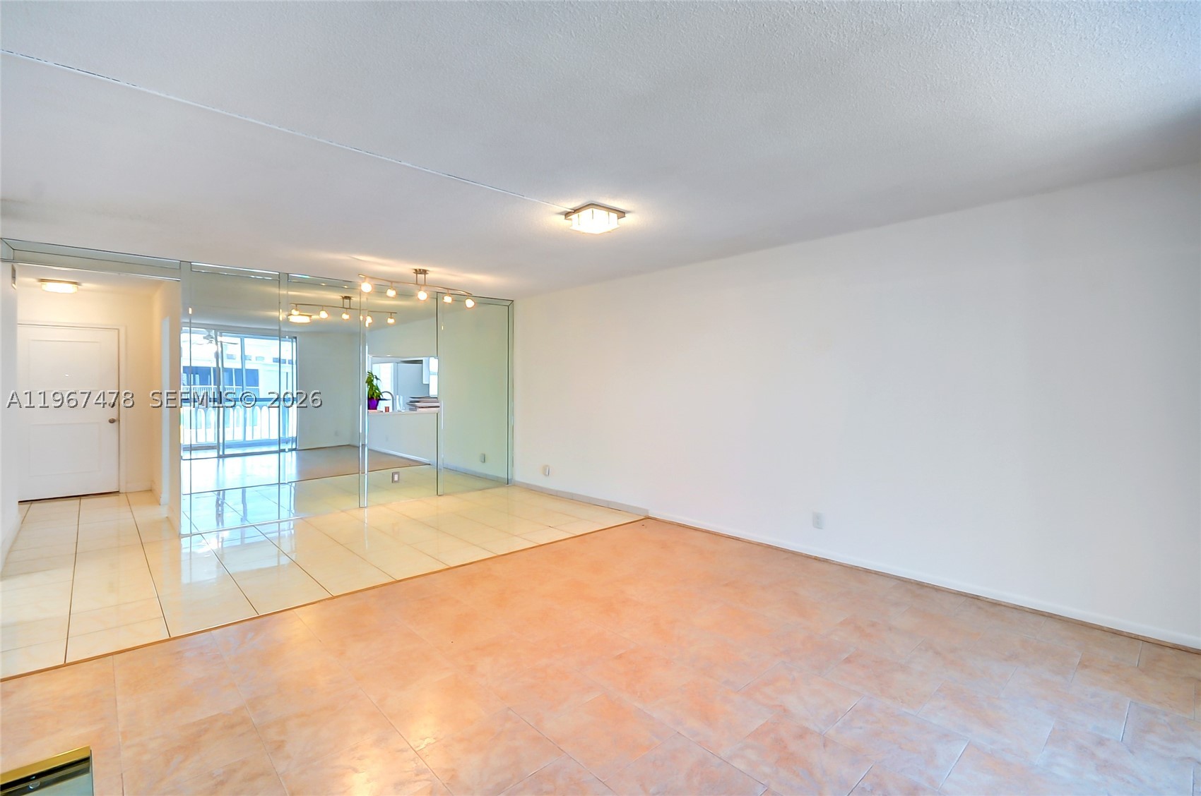 Hallandale Beach photo 3