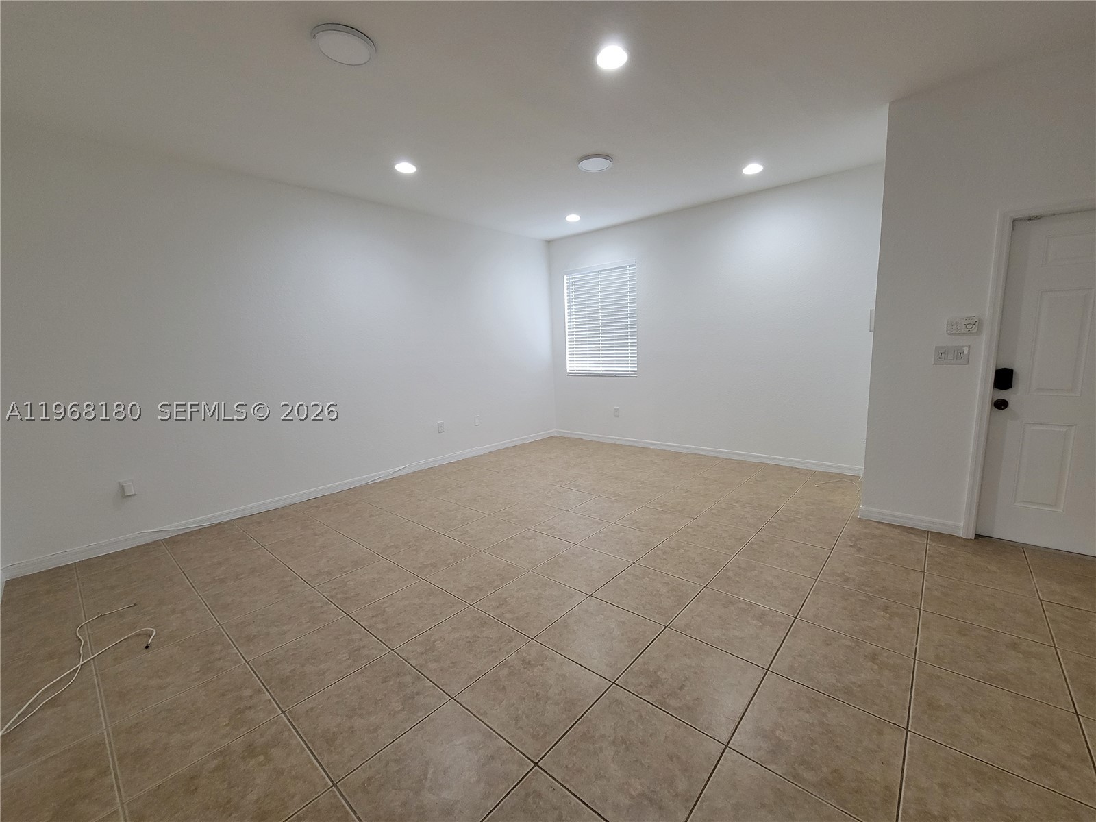 Miramar photo 5