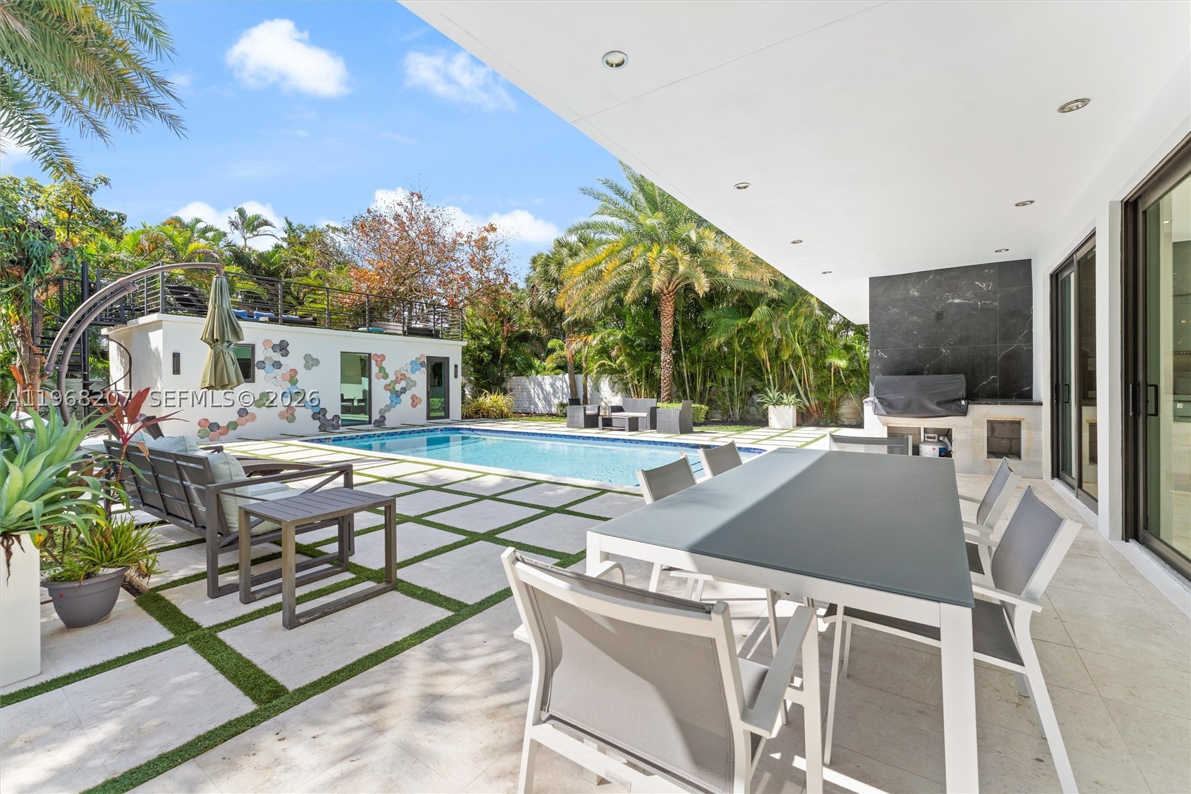 Wilton Manors photo 1