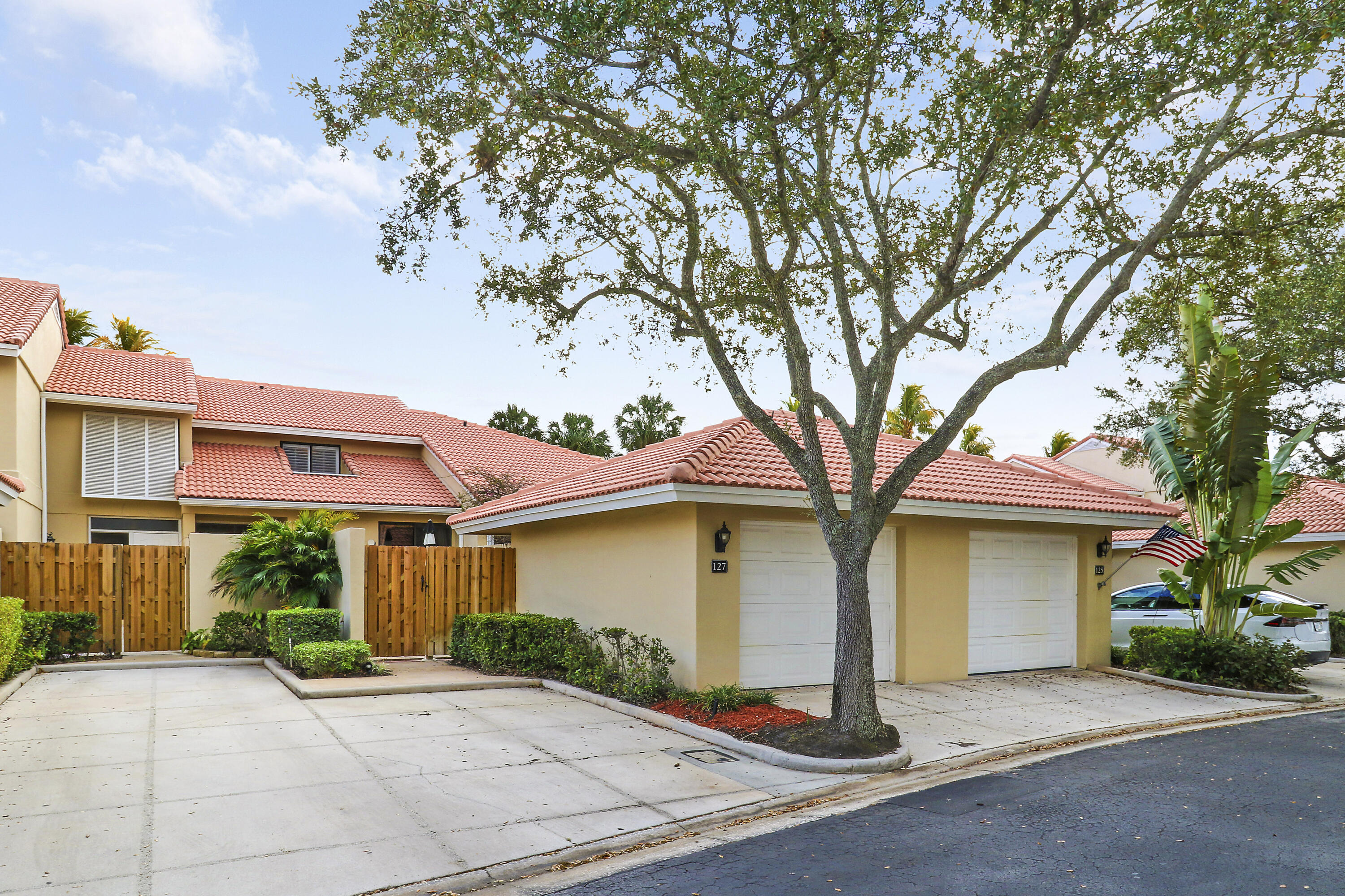 Palm Beach Gardens photo 1