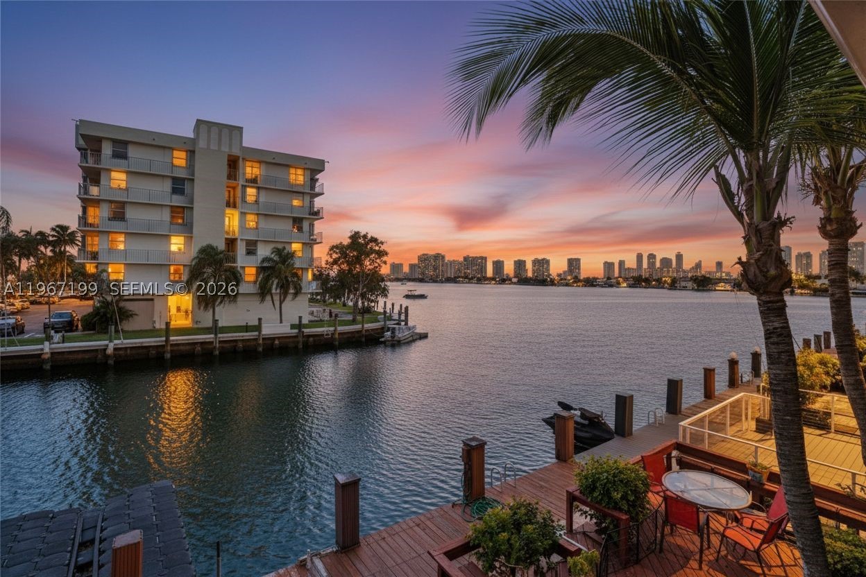 North Miami Beach photo 2