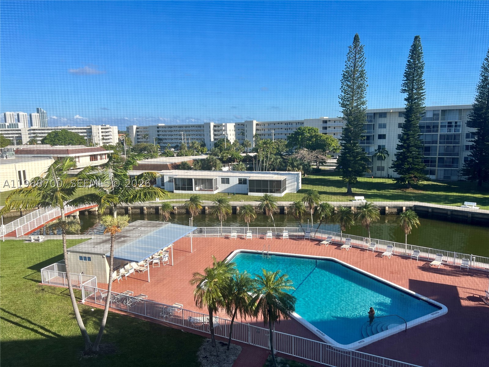 Aventura photo 2