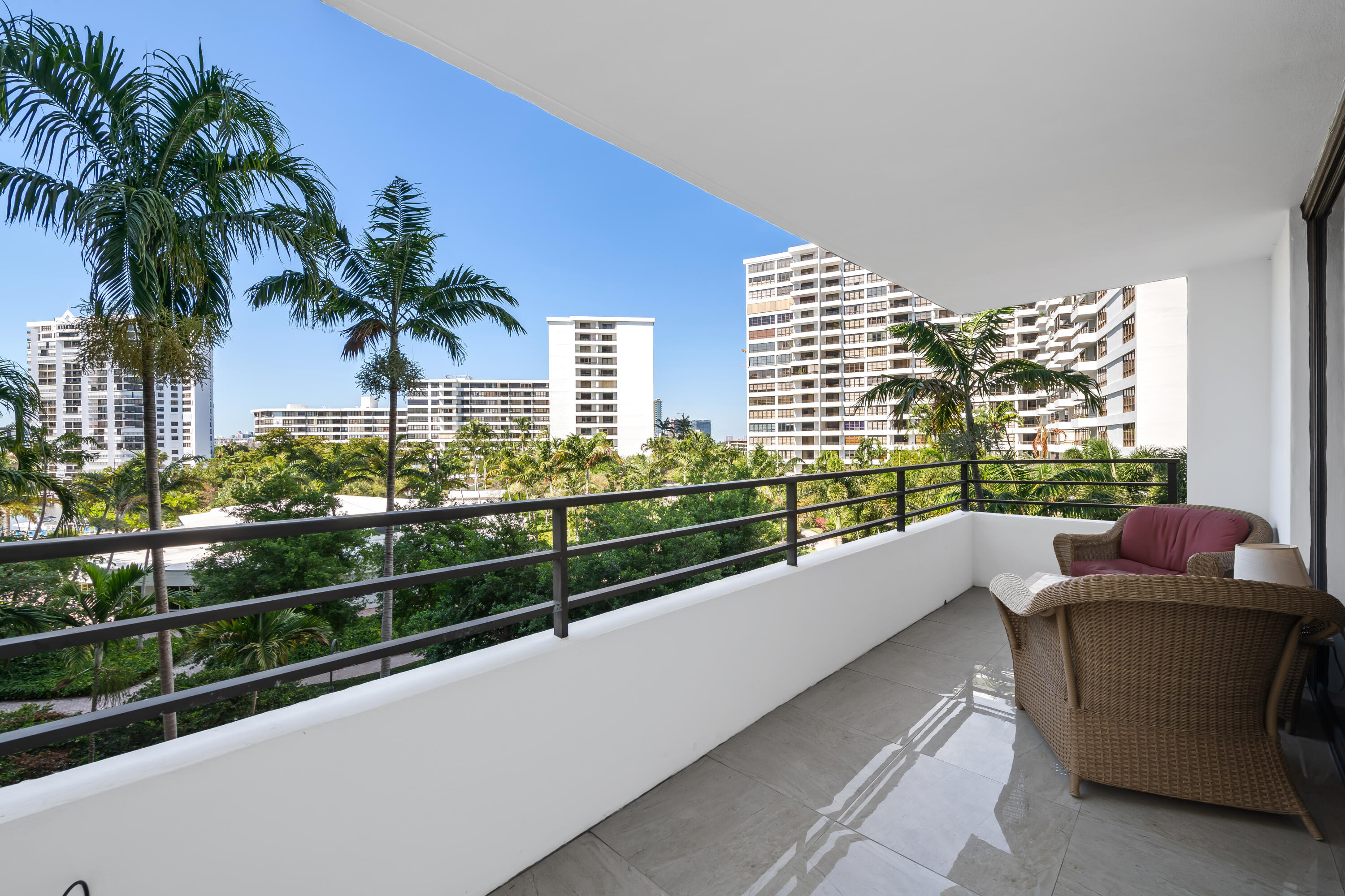 Hallandale Beach photo 2