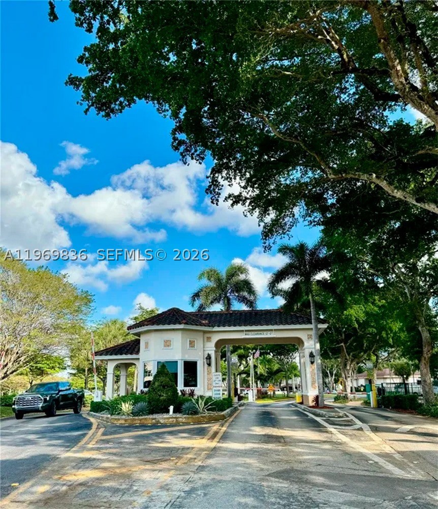 Pembroke Pines photo 1