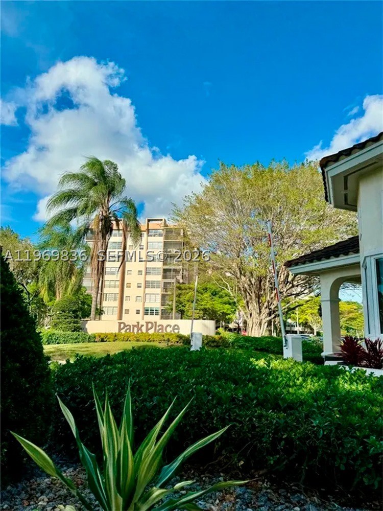 Pembroke Pines photo 2
