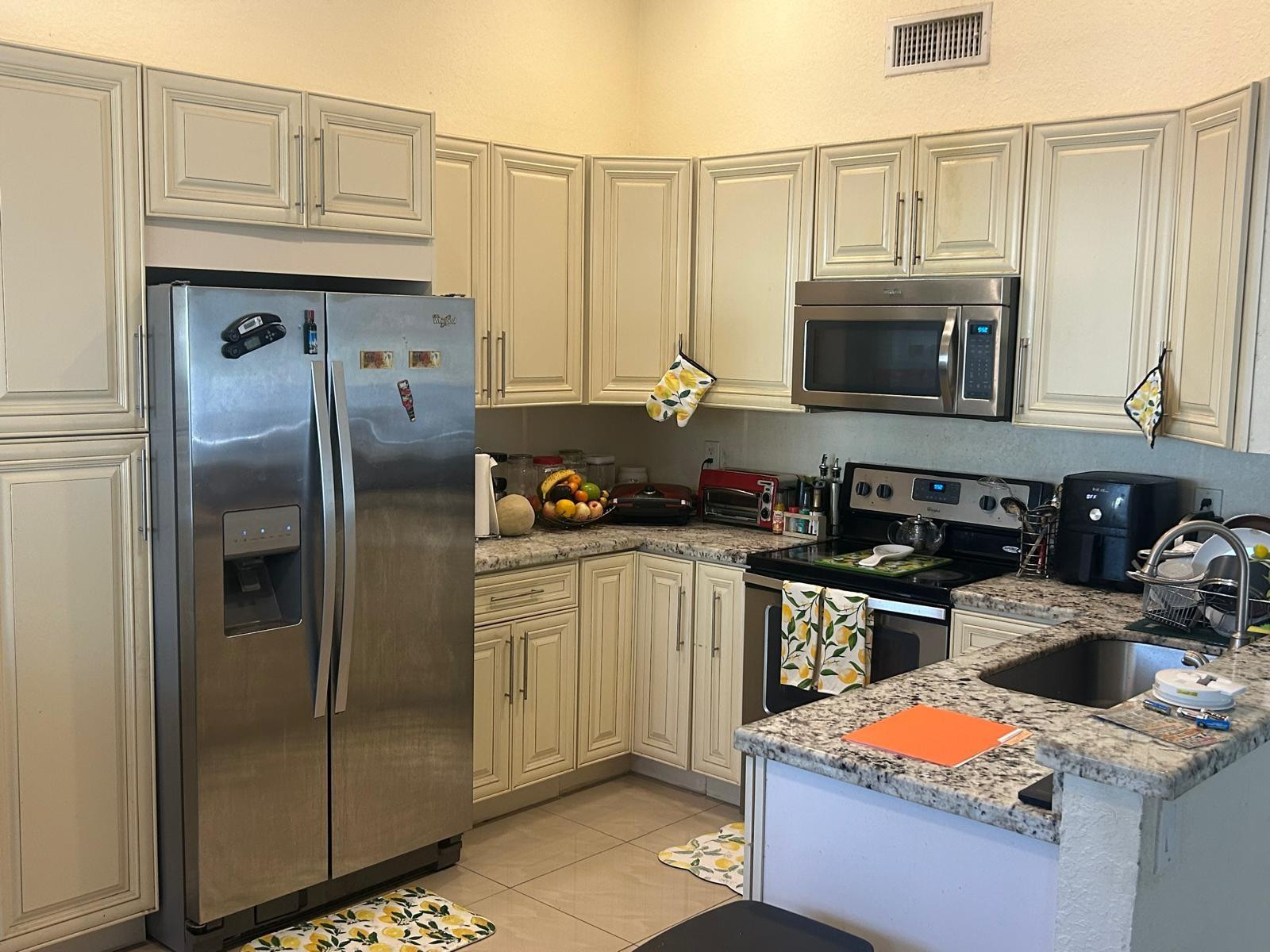 Pembroke Pines photo 1