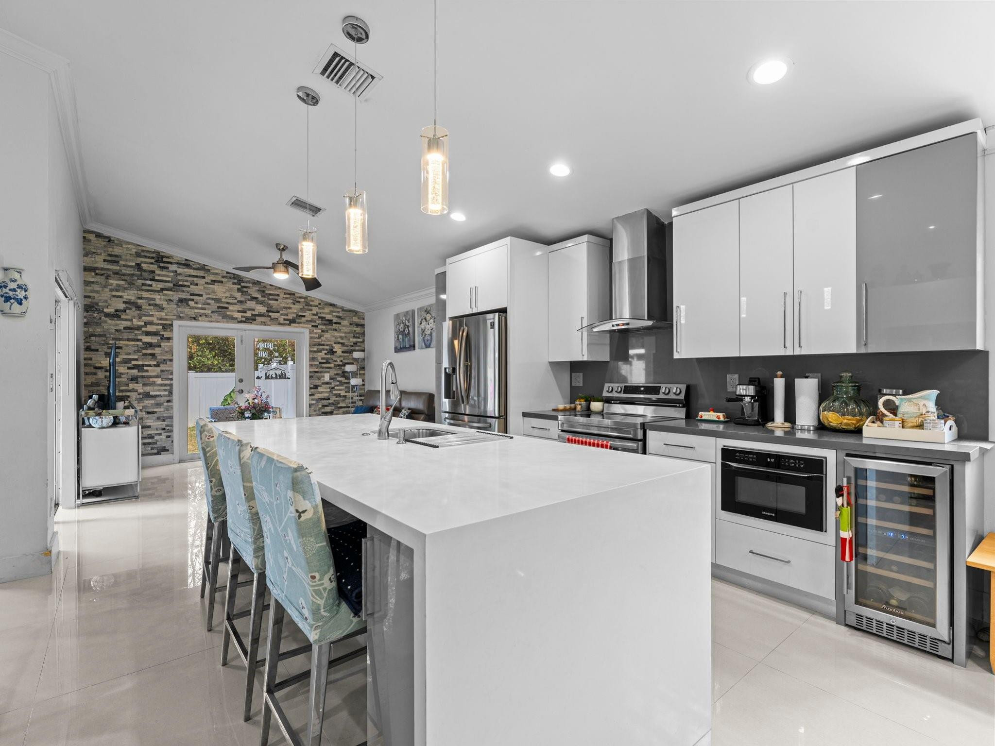 Pembroke Pines photo 3