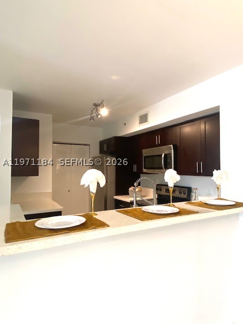 Miramar photo 3
