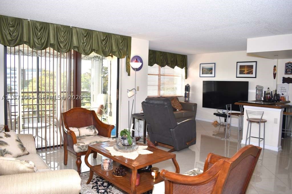 Pembroke Pines photo 1