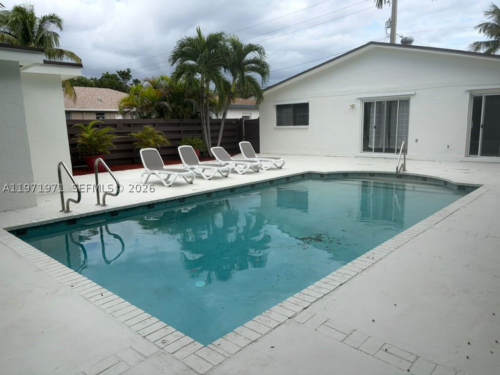 Hallandale Beach photo 4