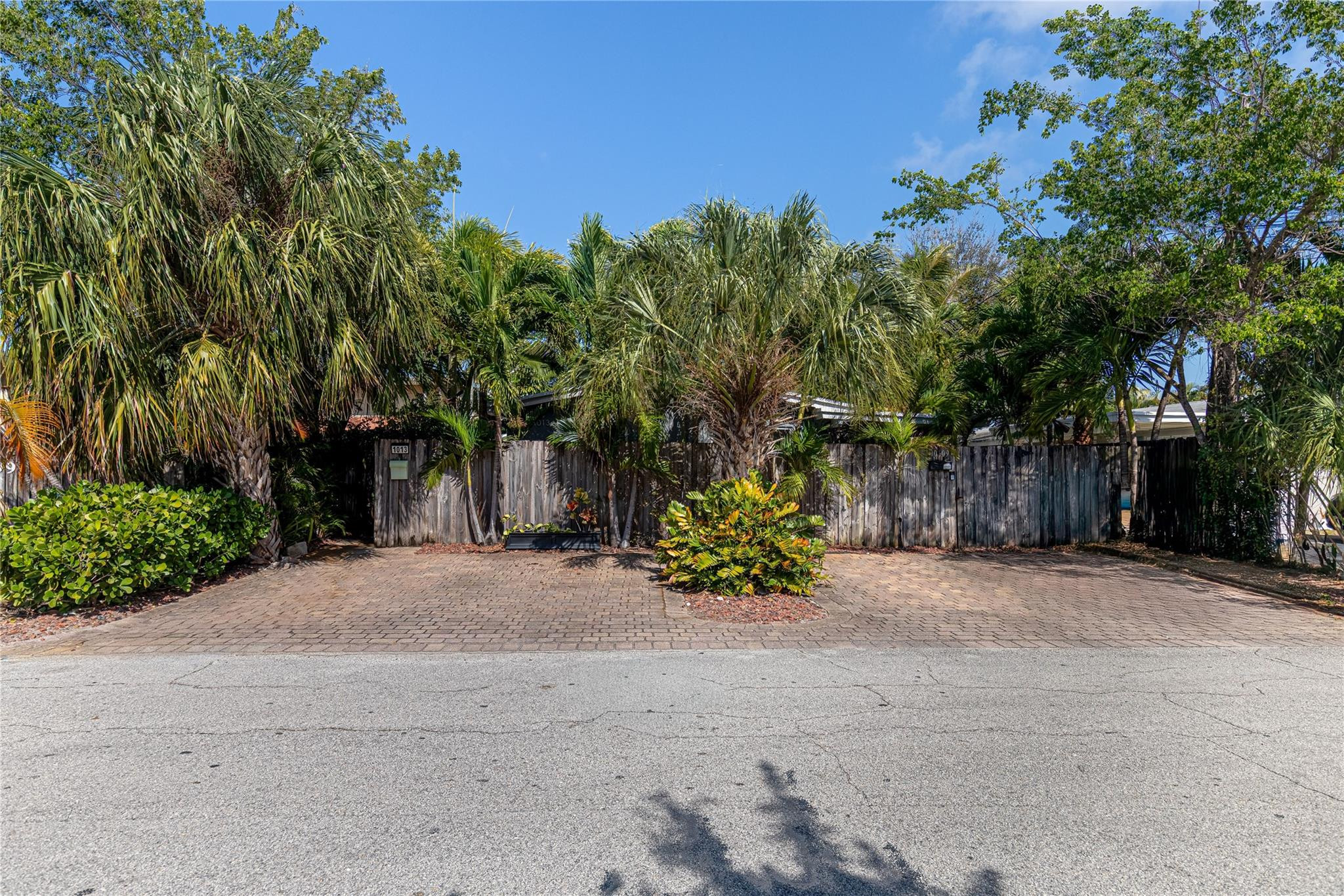 Wilton Manors photo 2