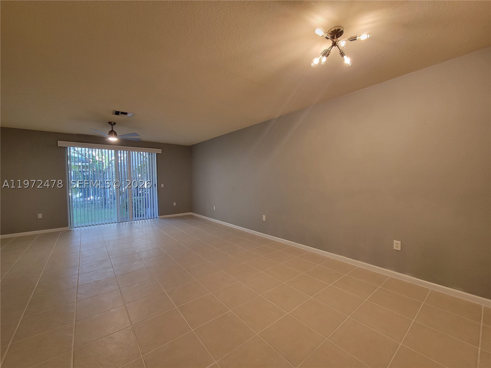 Miramar photo 3