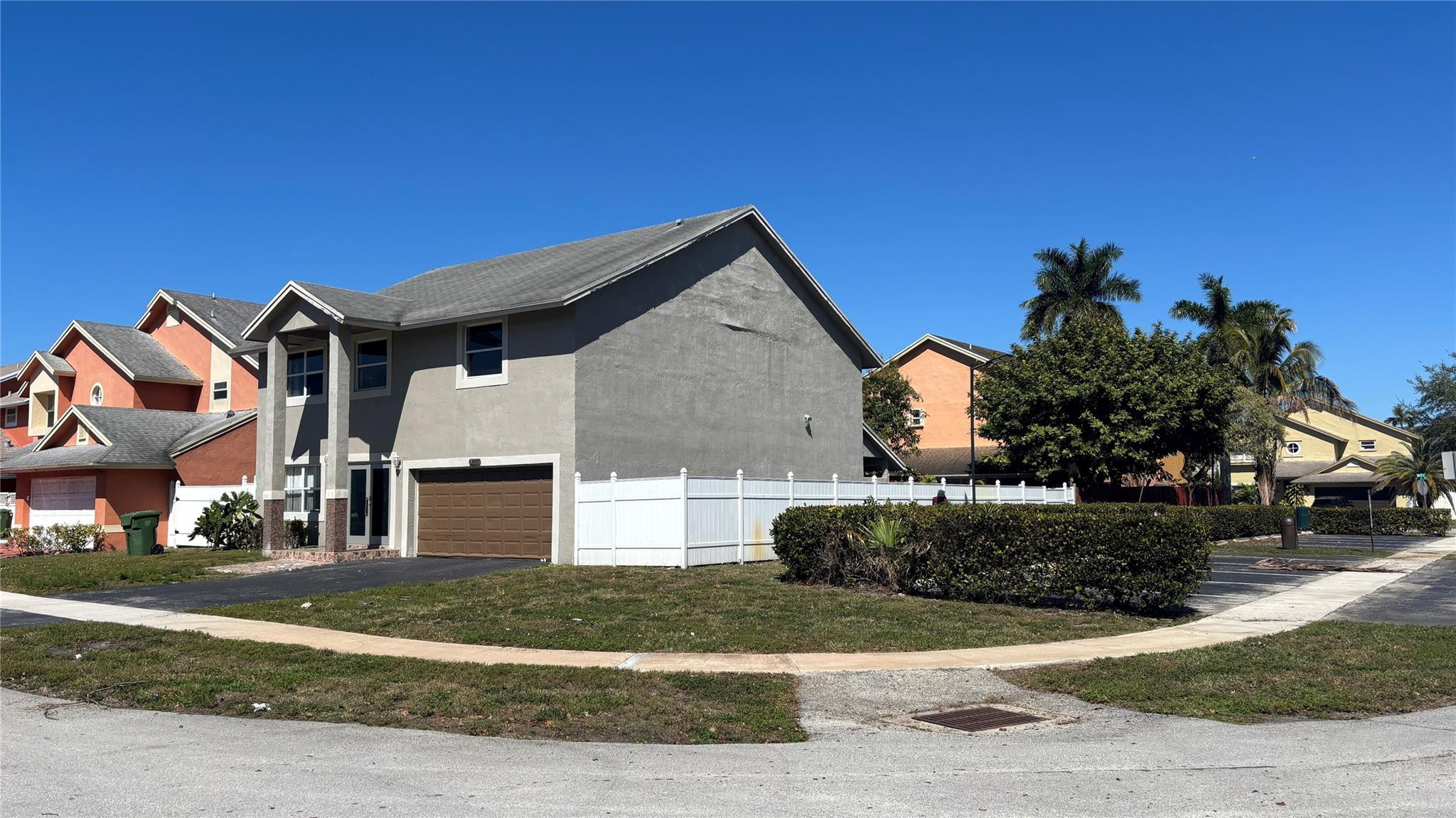 Pembroke Pines photo 2