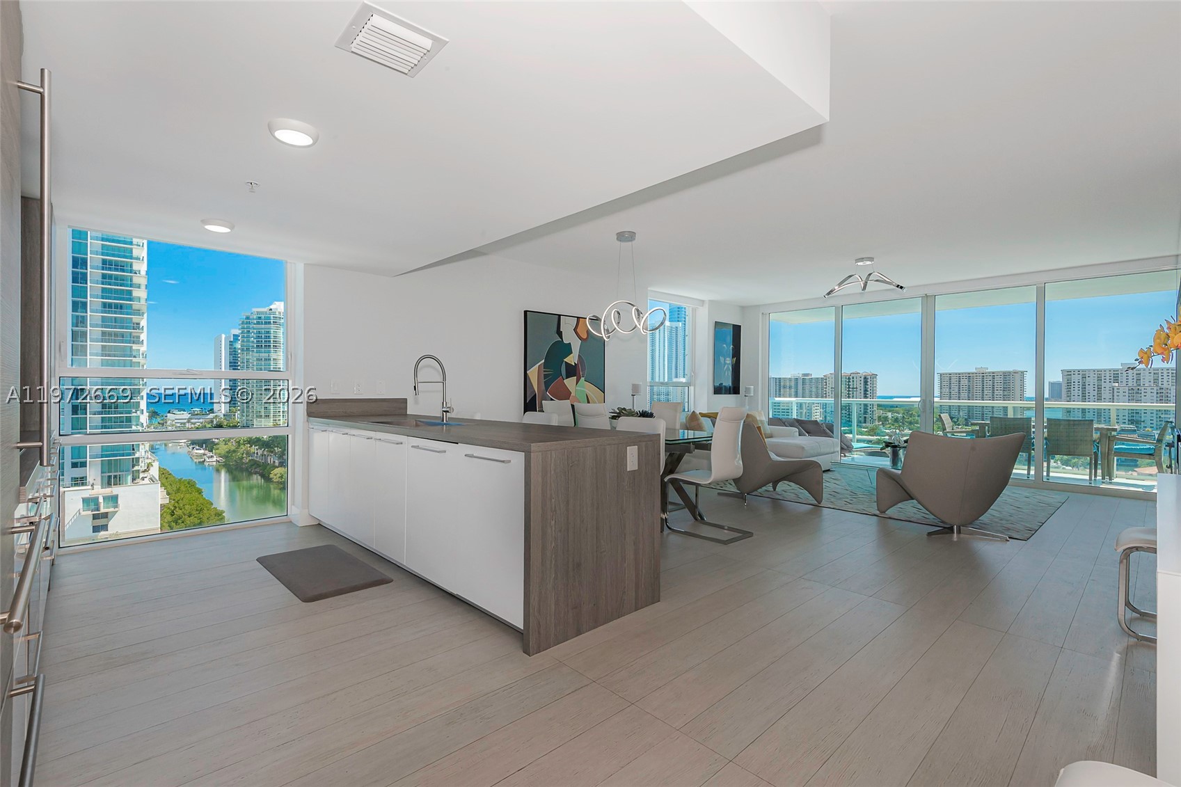 Sunny Isles Beach photo 1