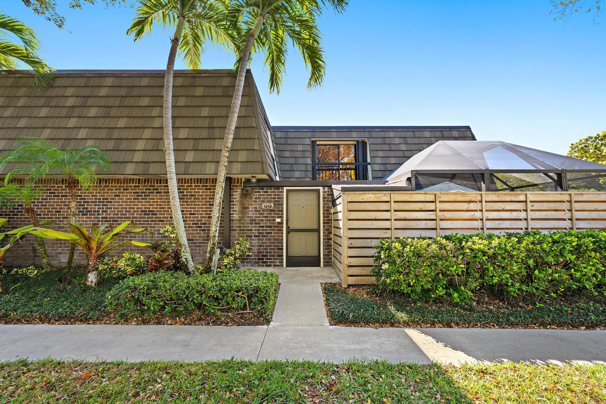 Palm Beach Gardens photo 1