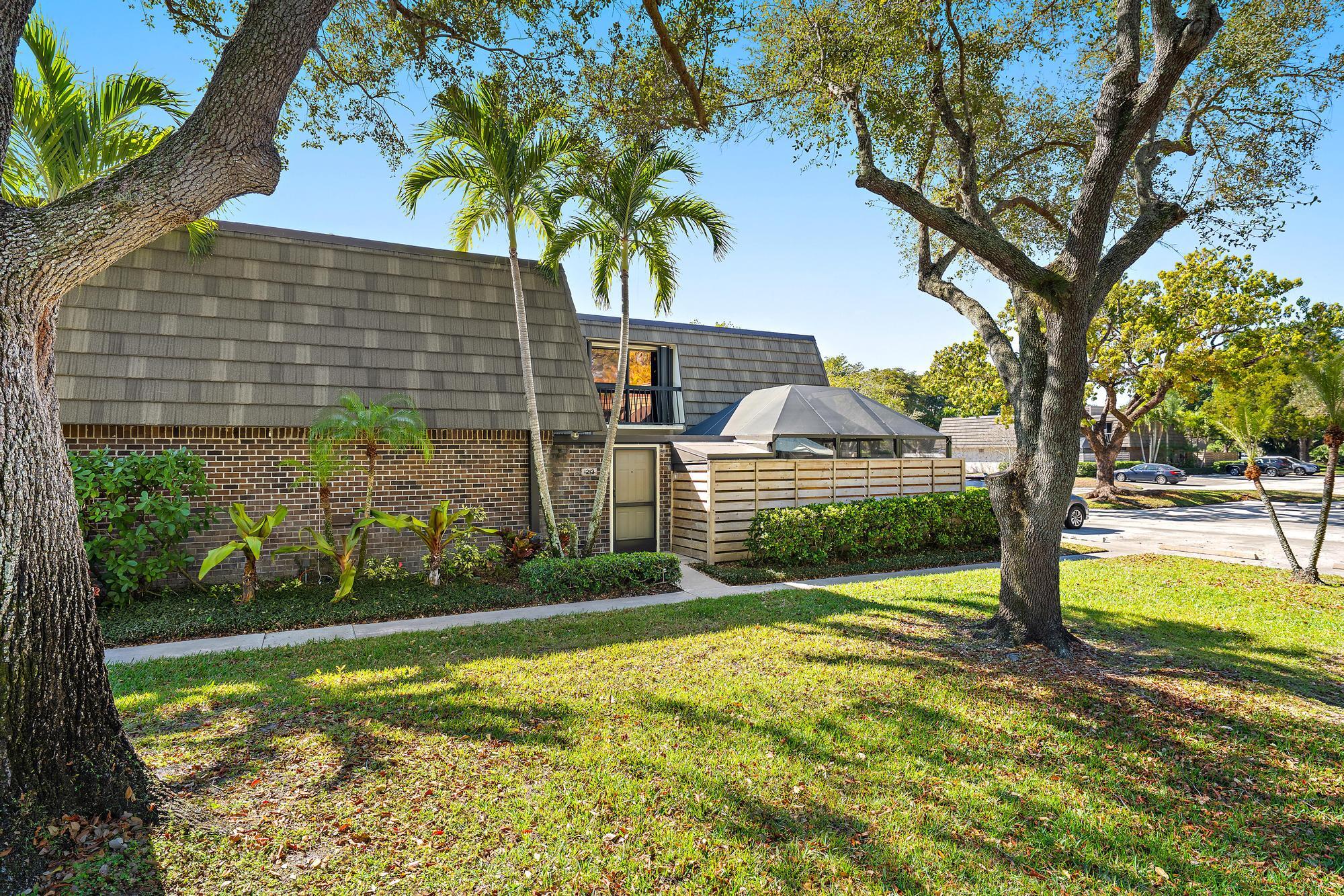 Palm Beach Gardens photo 2