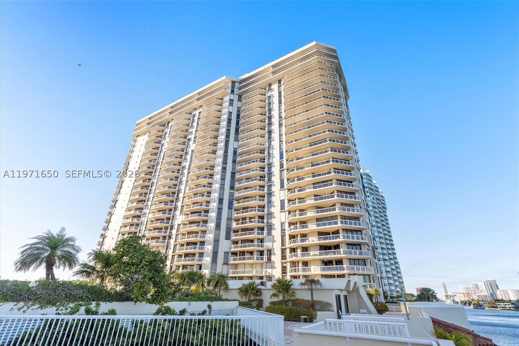 Aventura photo 2