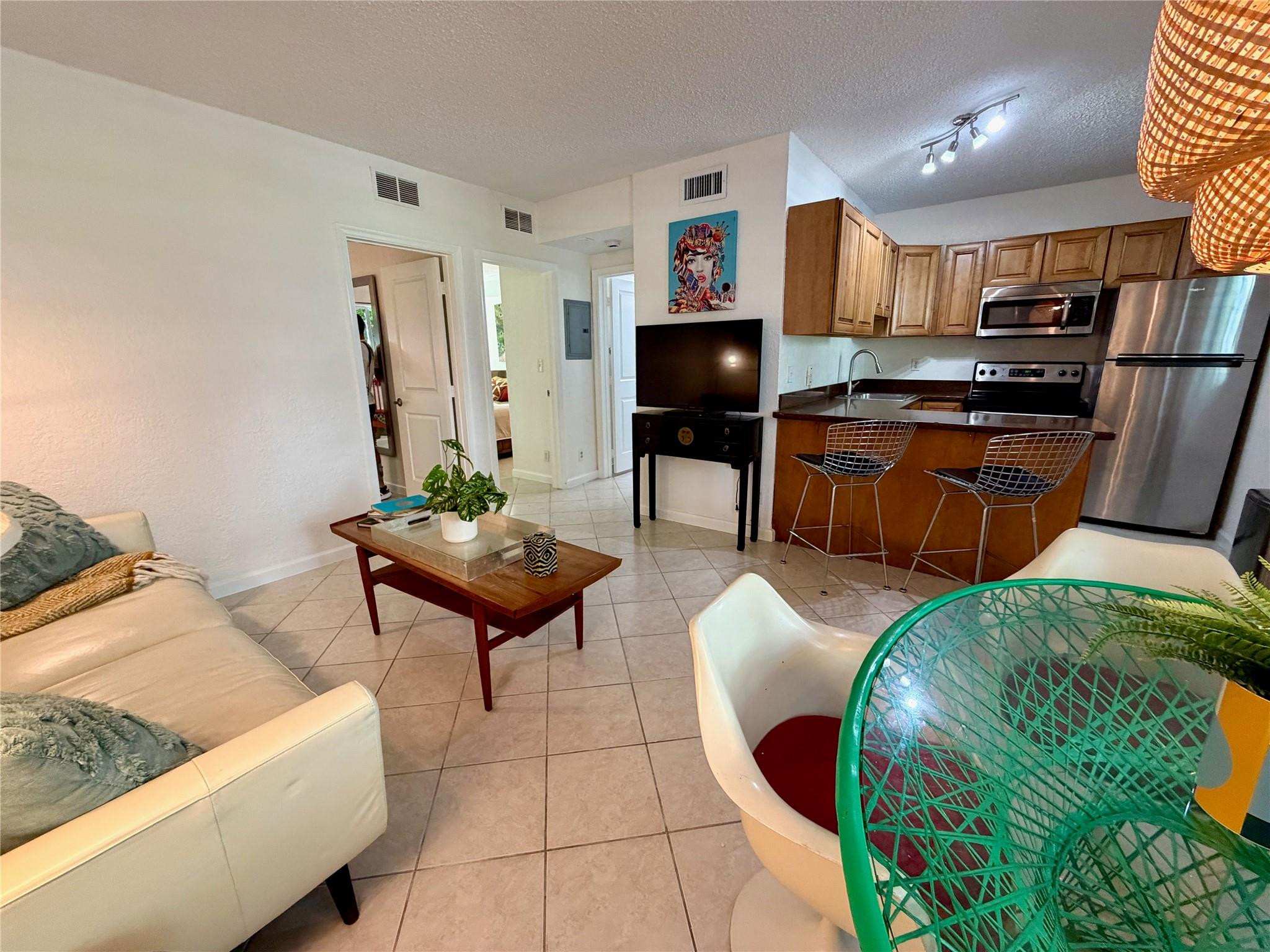 Wilton Manors photo 5