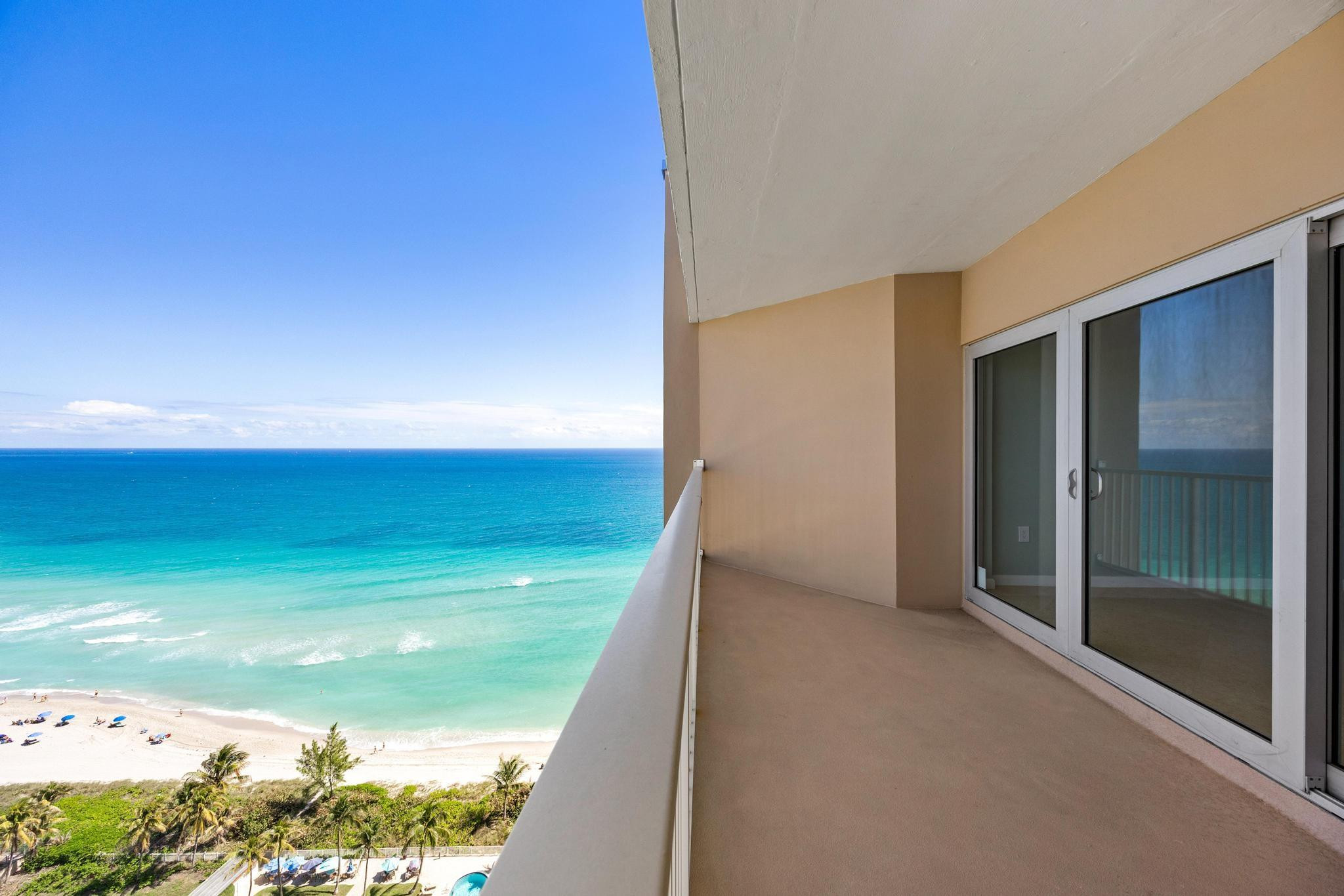Hallandale Beach photo 2