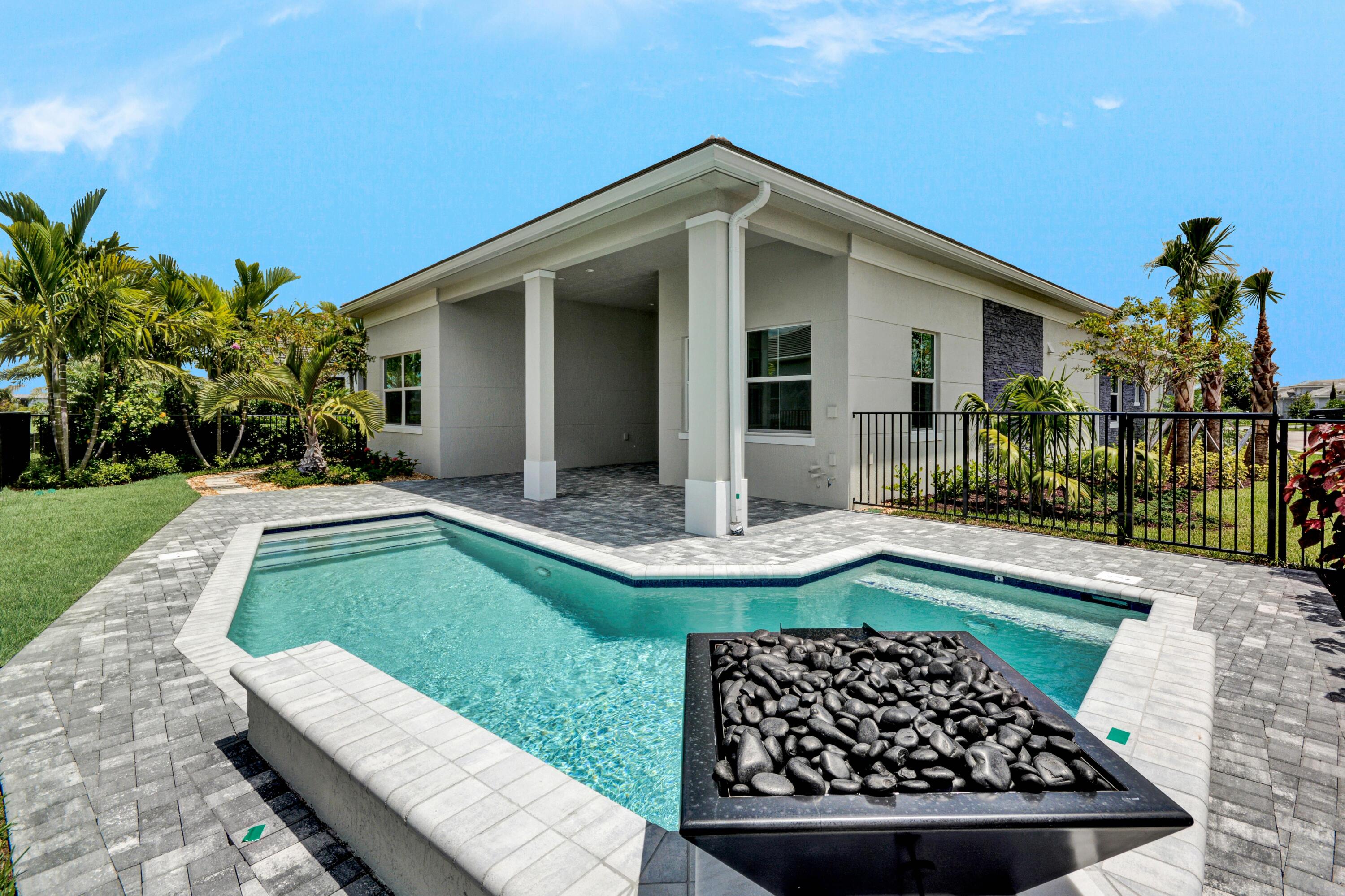 Palm Beach Gardens photo 2