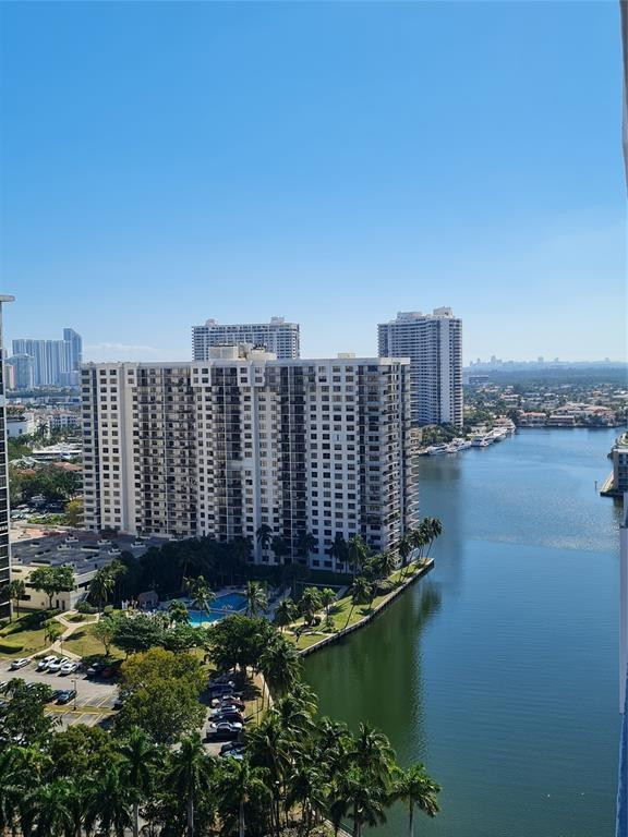 Aventura photo 2