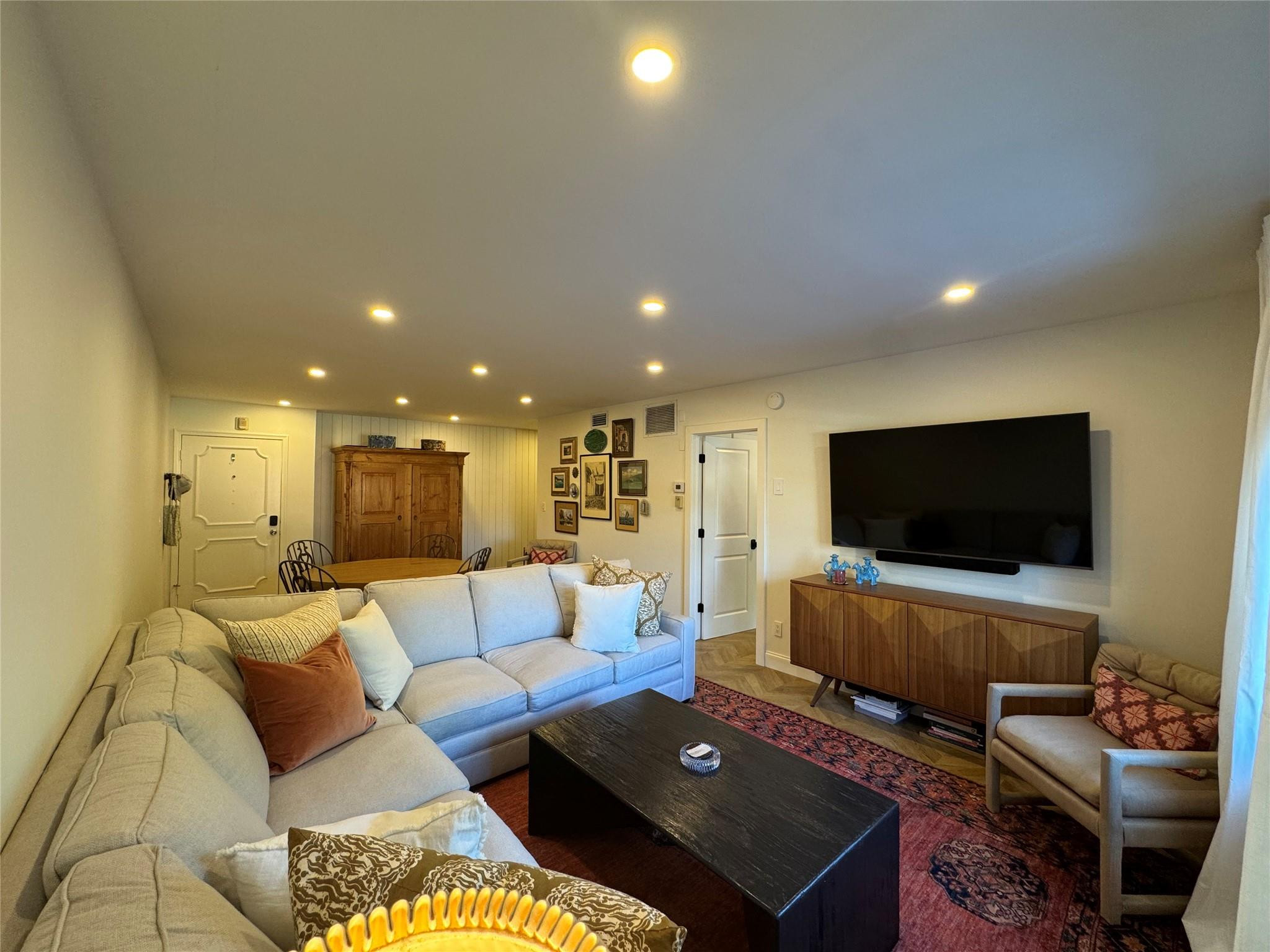 Wilton Manors photo 1