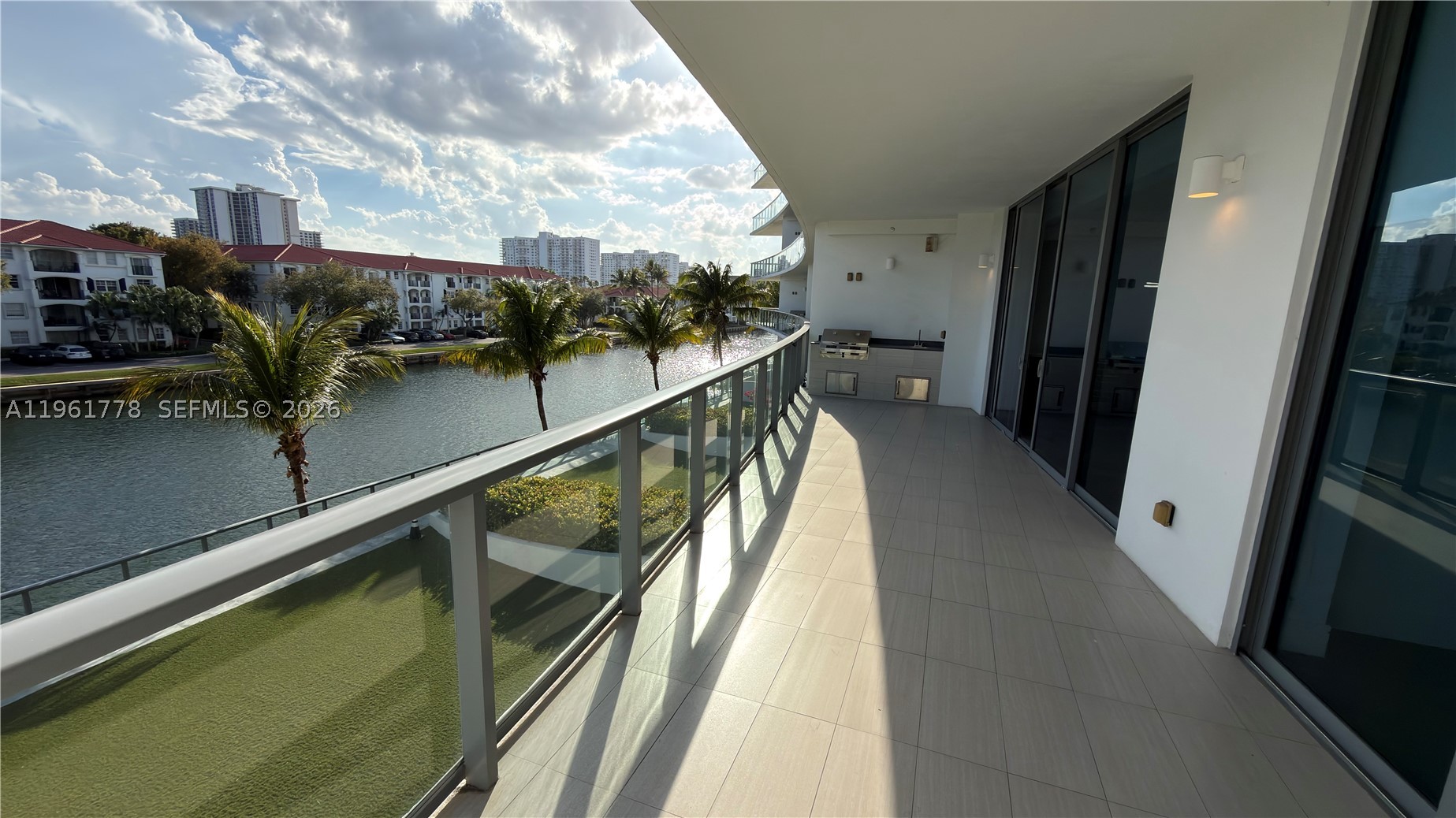 Aventura photo 1