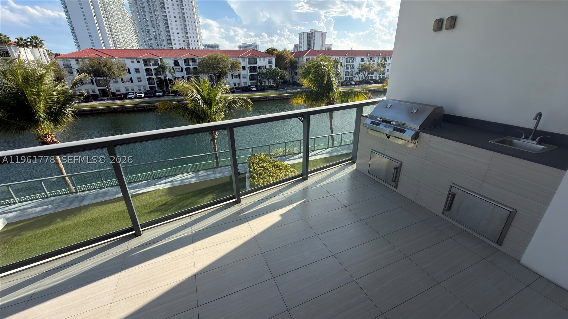 Aventura photo 4